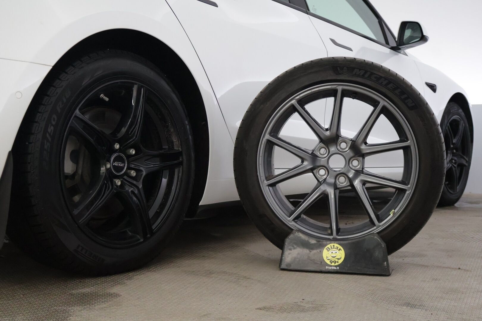 Tesla Model 3 2021 Long Range * Refresh / Ilmalämpöpumppu / Matrix LED / Premium Audio / Muistipenkki /  Nahkasisusta / BLIS / Lasikatto * - * Refresh / Siisti ykisilö / 2x renkaat ja vanteet / Akku kuntotarkastettu *