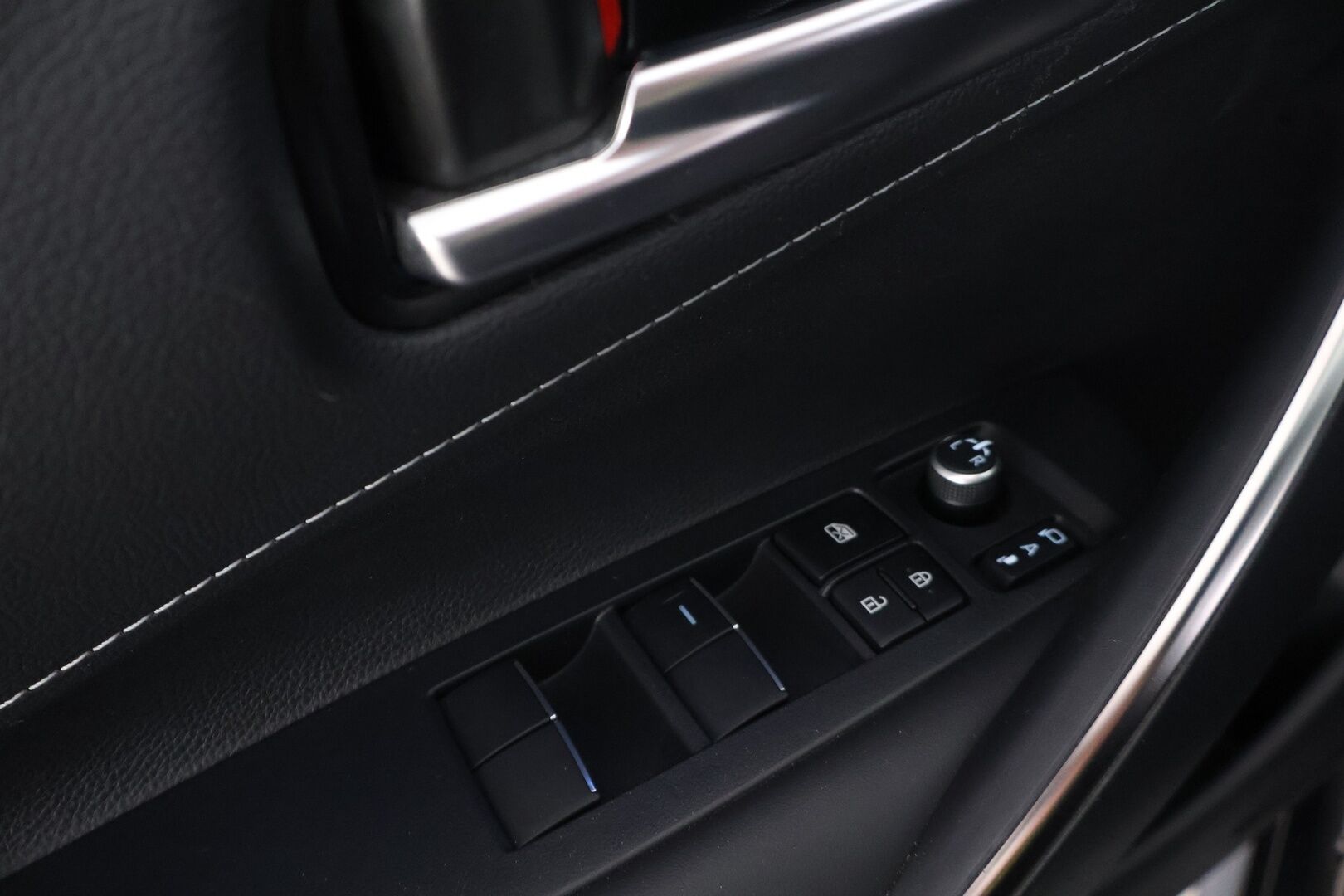 Toyota Corolla 2023 Touring Sports 1,8 Hybrid Launch Edition ** 2.om Suomi-auto / Navigointi / ACC / Facelift / P.kamera / Puolnahkasisus ** - Upeassa kunnossa oleva Suomi-auto suoraan toiselta omistajalta! / Takuu voimassa! - HULLUT AVAJAISHULINAT KORKOTARJOUS 3,29 %