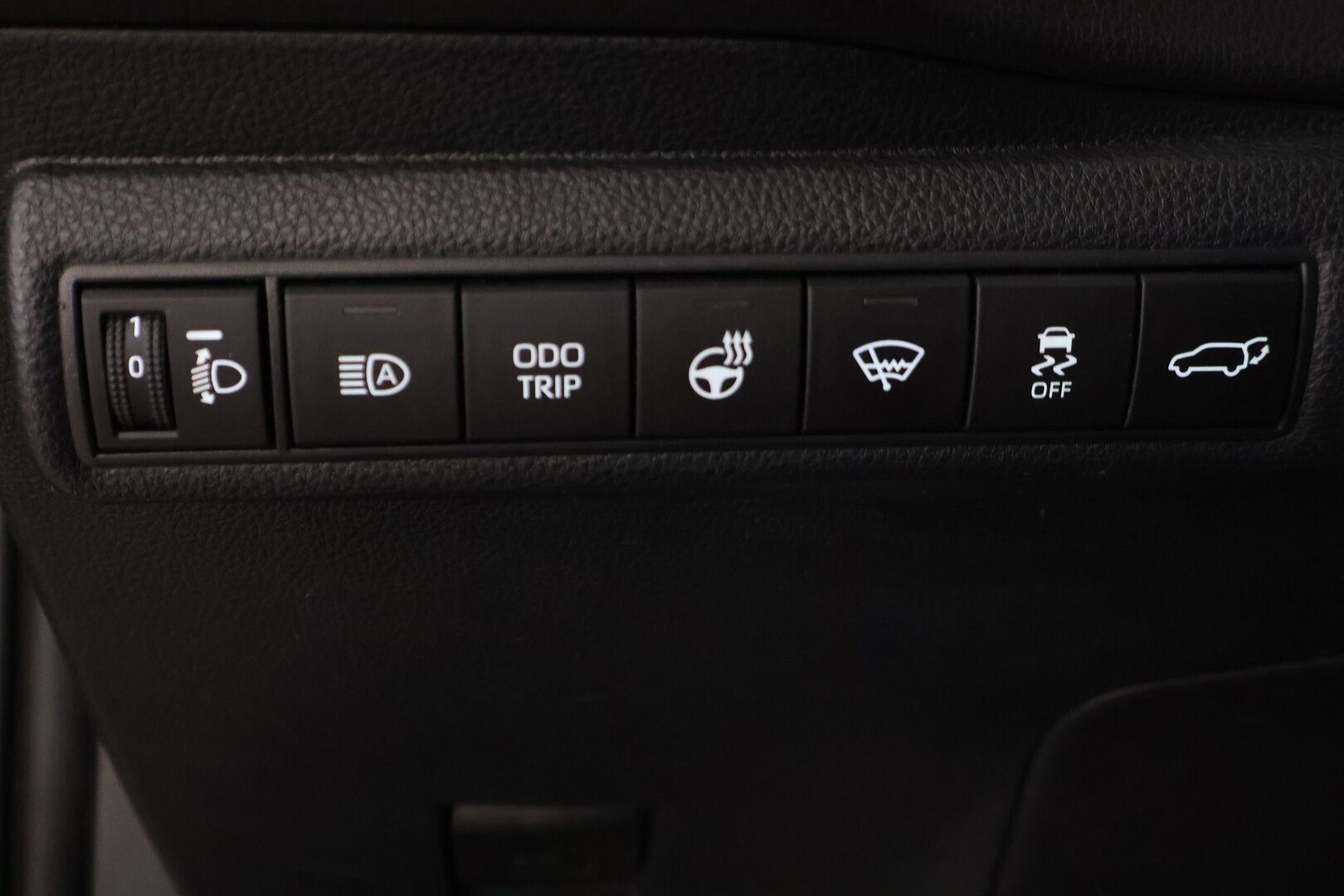 Toyota Corolla 2023 Touring Sports 1,8 Hybrid Launch Edition ** 2.om Suomi-auto / Navigointi / ACC / Facelift / P.kamera / Puolnahkasisus ** - Upeassa kunnossa oleva Suomi-auto suoraan toiselta omistajalta! / Takuu voimassa! - HULLUT AVAJAISHULINAT KORKOTARJOUS 3,29 %