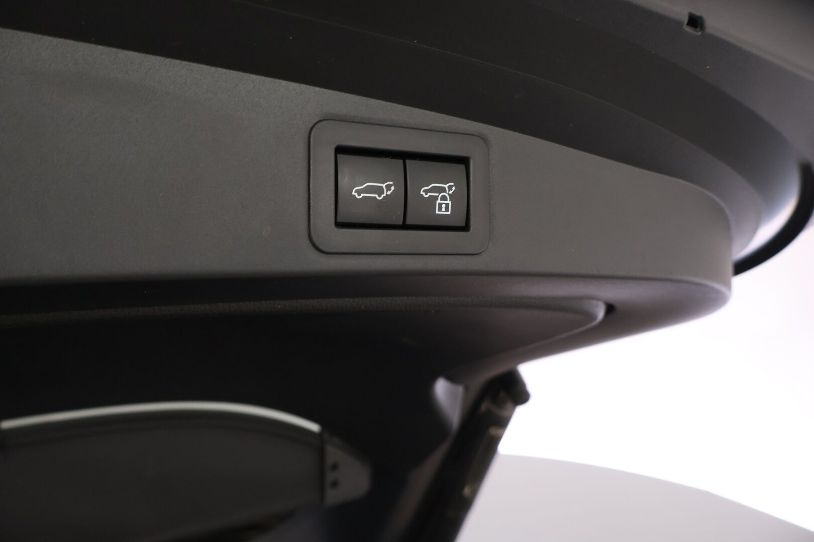 Toyota Corolla 2023 Touring Sports 1,8 Hybrid Launch Edition ** 2.om Suomi-auto / Navigointi / ACC / Facelift / P.kamera / Puolnahkasisus ** - Upeassa kunnossa oleva Suomi-auto suoraan toiselta omistajalta! / Takuu voimassa! - HULLUT AVAJAISHULINAT KORKOTARJOUS 3,29 %