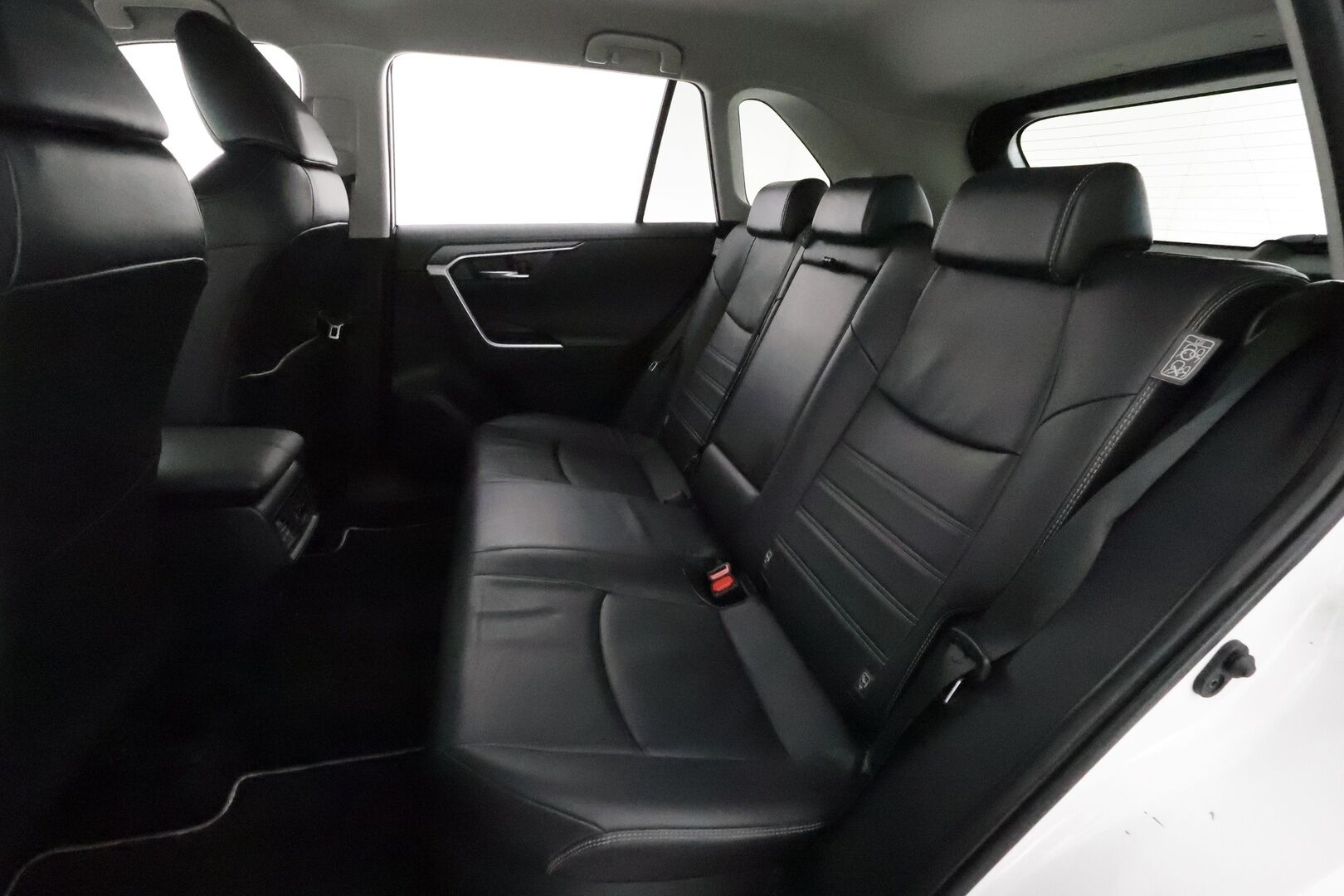 Toyota RAV4 2022 Hybrid AWD-i Executive Premium **Facelift / Muistipenkki / Mustat nahat / ACC / P.kamera / LED / ** - Supervarusteilla / Juuri huollettu / Harvinainen Executive Premium / Kahdet renkaat aluvanteilla - HULLU BLACKWEEK KORKOTARJOUS 2,49%