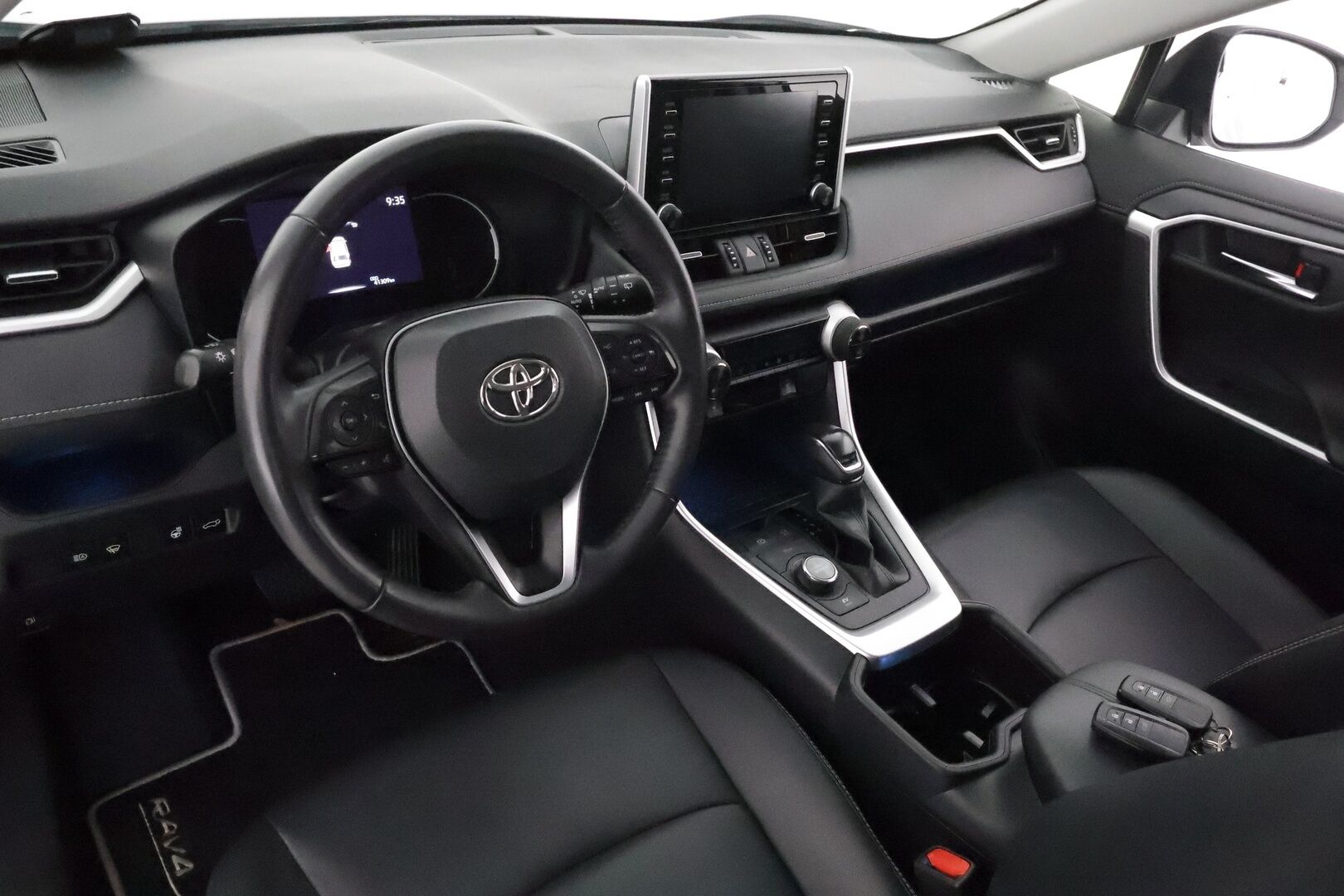 Toyota RAV4 2022 Hybrid AWD-i Executive Premium **Facelift / Muistipenkki / Mustat nahat / ACC / P.kamera / LED / ** - Supervarusteilla / Juuri huollettu / Harvinainen Executive Premium / Kahdet renkaat aluvanteilla - HULLU BLACKWEEK KORKOTARJOUS 2,49%