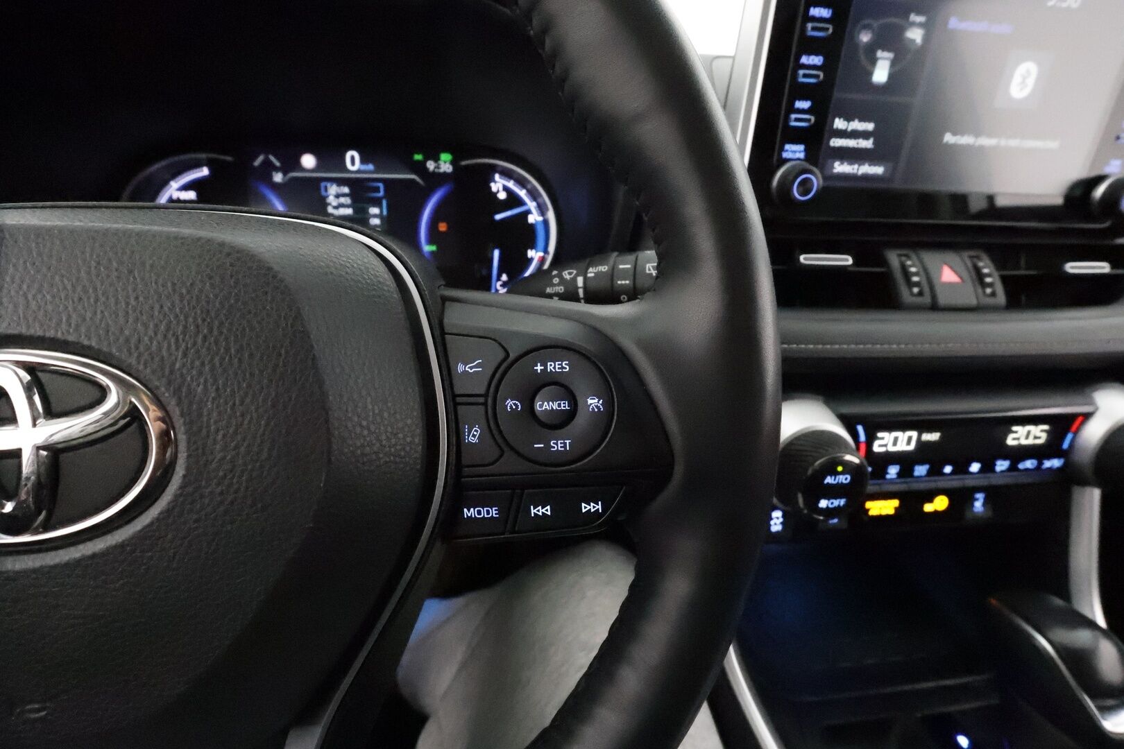 Toyota RAV4 2022 Hybrid AWD-i Executive Premium **Facelift / Muistipenkki / Mustat nahat / ACC / P.kamera / LED / ** - Kahdet renkaat aluvanteilla