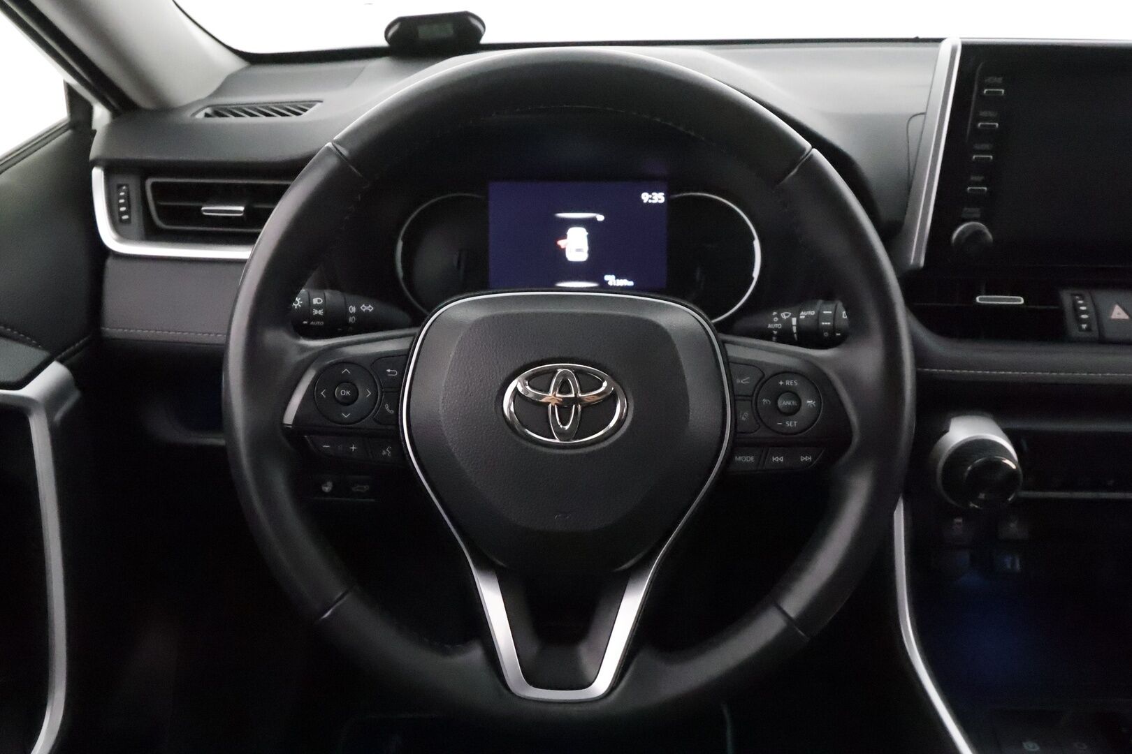 Toyota RAV4 2022 Hybrid AWD-i Executive Premium **Facelift / Muistipenkki / Mustat nahat / ACC / P.kamera / LED / ** - Kahdet renkaat aluvanteilla