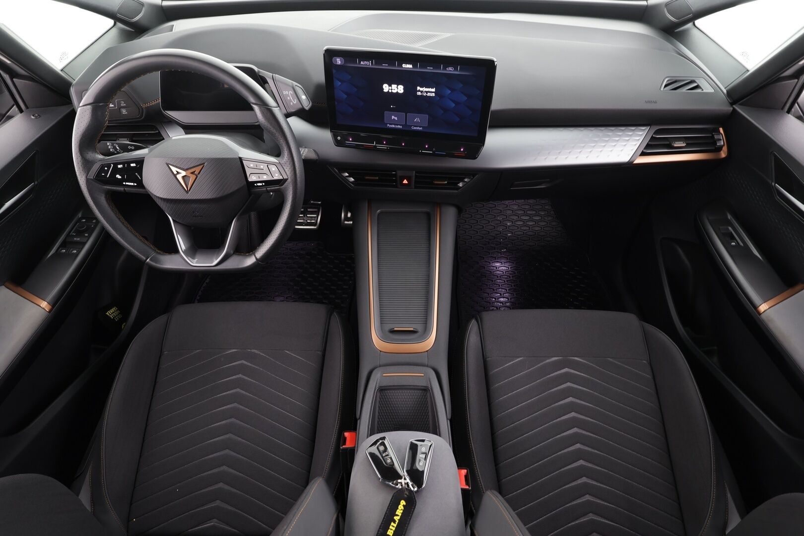 CUPRA Born 2023 150 kW 58 kWh * ACC / P.kamera / LED / Navi / ILP / Sporttipenkit * - Akku kuntotarkistettu / Kahdet renkaat aluvanteilla - HULLU BLACKWEEK KORKOTARJOUS 2,49%