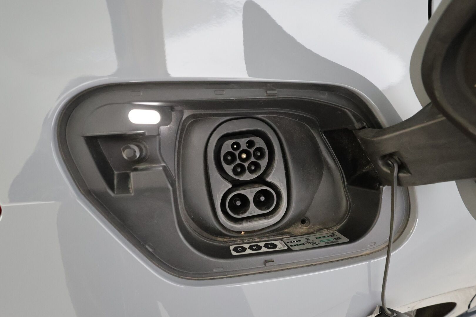 CUPRA Born 2023 150 kW 58 kWh * ACC / P.kamera / LED / Navi / ILP / Sporttipenkit * - Akku kuntotarkistettu / Kahdet renkaat aluvanteilla - HULLU BLACKWEEK KORKOTARJOUS 2,49%