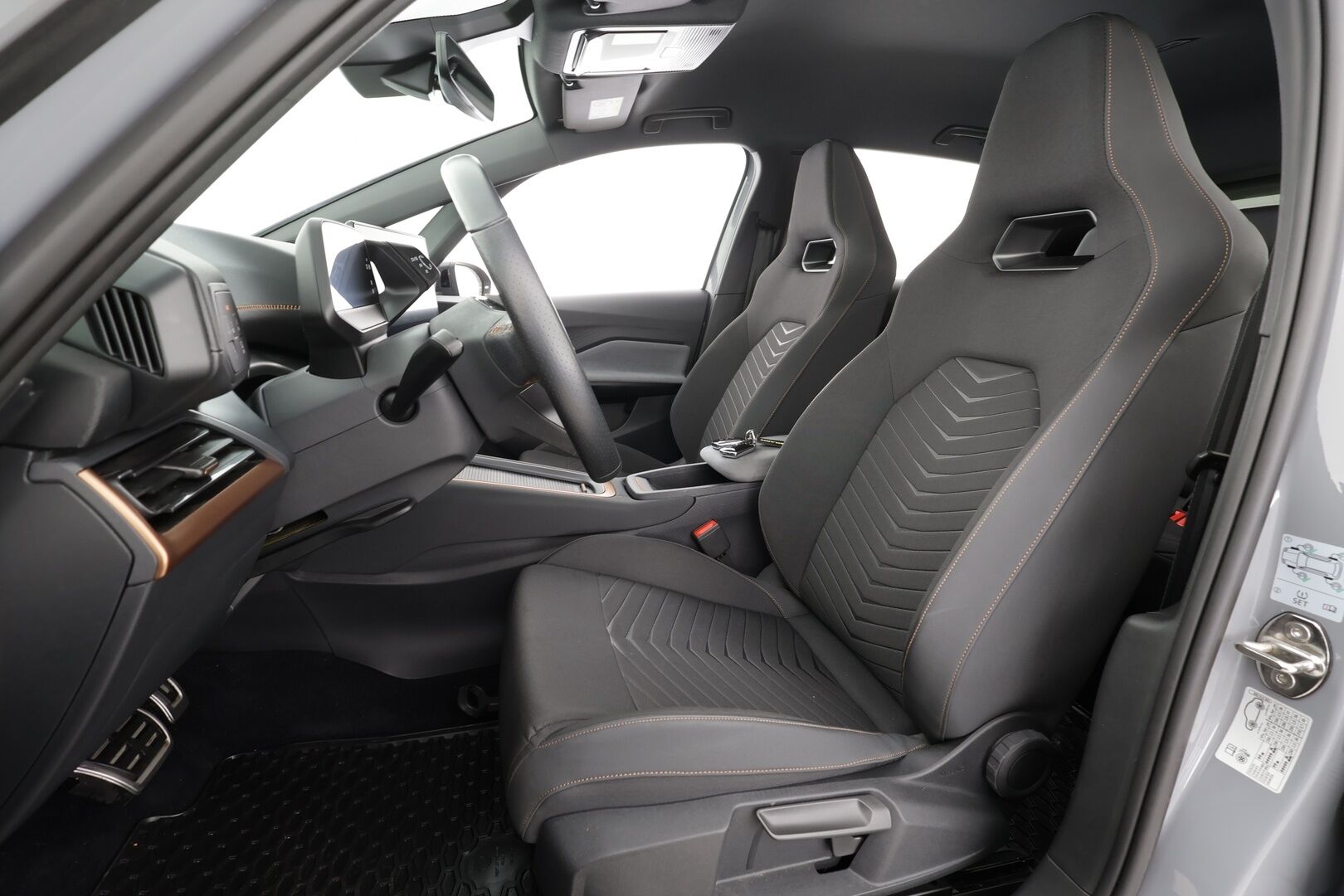 CUPRA Born 2023 150 kW 58 kWh * ACC / P.kamera / LED / Navi / ILP / Sporttipenkit * - Akku kuntotarkistettu / Kahdet renkaat aluvanteilla - HULLU BLACKWEEK KORKOTARJOUS 2,49%