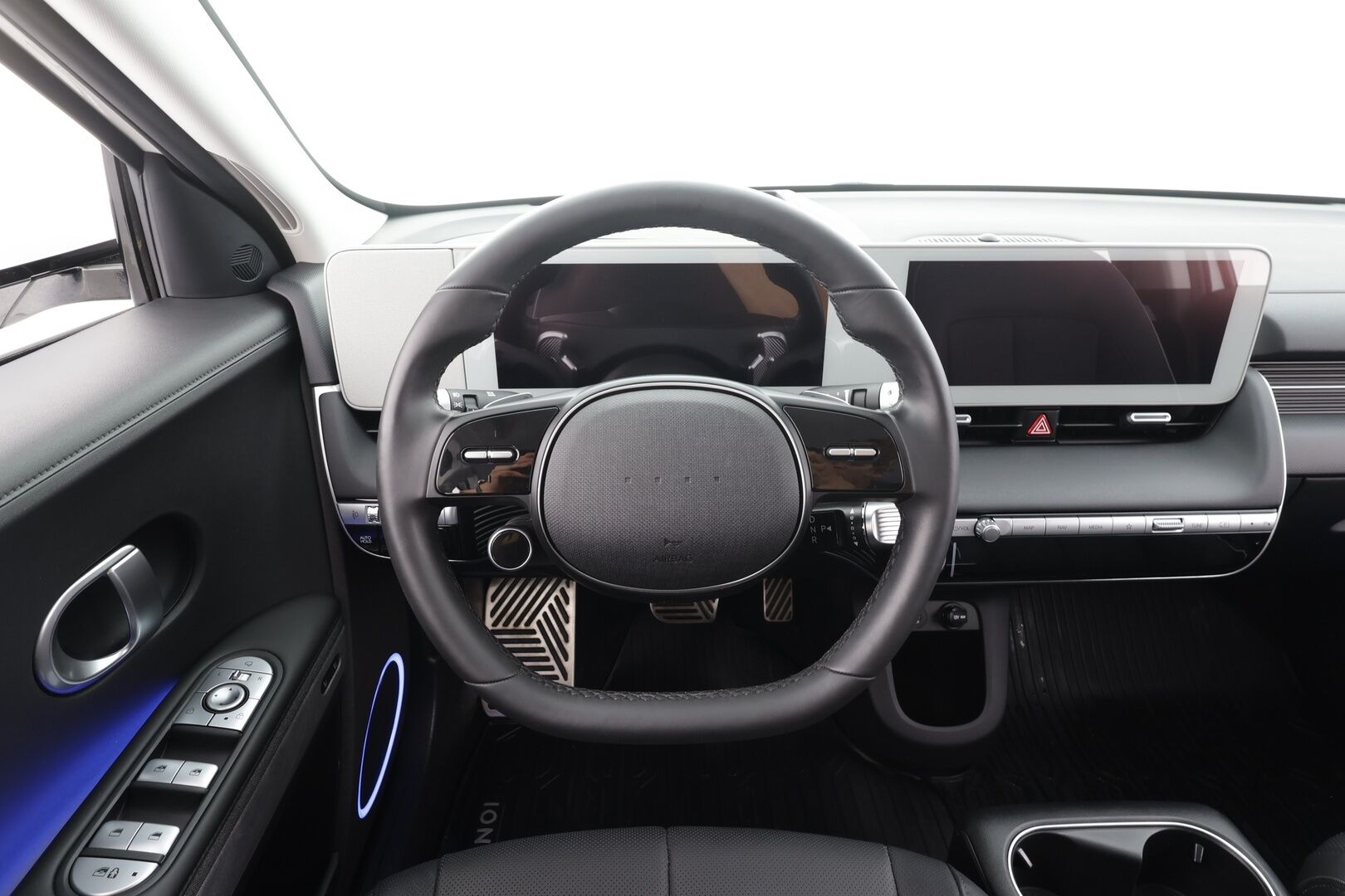 Hyundai IONIQ 5 2023 77 kWh 325 hv AWD Premium - | Bose | ILP | HUD | Koukku | ACC | LED | 360 | Ilmastoitu Relaxation-penkki Muistilla | Kaistavahti | Katveavustin | HDA | Keyless | Navi | 1-om Suomi-auto | Kahdet renkaat | Merkkihuollettu |