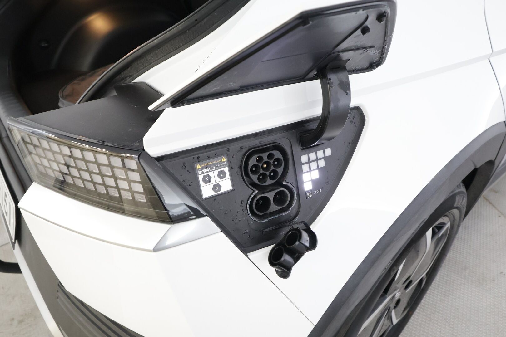 Hyundai IONIQ 5 2023 77 kWh 325 hv AWD Premium - | Bose | ILP | HUD | Koukku | ACC | LED | 360 | Ilmastoitu Relaxation-penkki Muistilla | Kaistavahti | Katveavustin | HDA | Keyless | Navi | 1-om Suomi-auto | Kahdet renkaat | Merkkihuollettu |