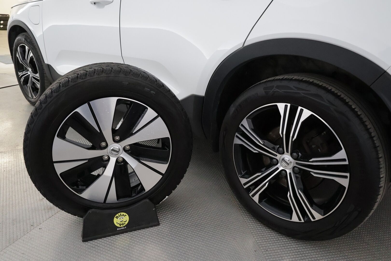 Volvo XC40 2021 T5 TwE Inscription aut ** Pa-lisälämmitin / Adapt.vakkari / Panorama / Nahkasisusta / Apple&Android / Bliss / Keyless - Digimittaristo / 2x Renkaat / Ambient Light / Peruutuskamera 