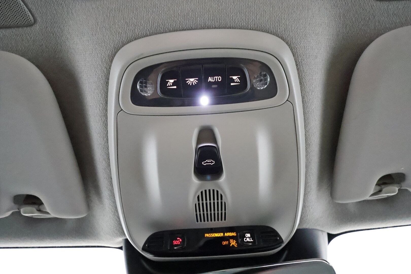 Volvo XC40 2021 T5 TwE Inscription aut ** Pa-lisälämmitin / Adapt.vakkari / Panorama / Nahkasisusta / Apple&Android / Bliss / Keyless - Digimittaristo / 2x Renkaat / Ambient Light / Peruutuskamera 