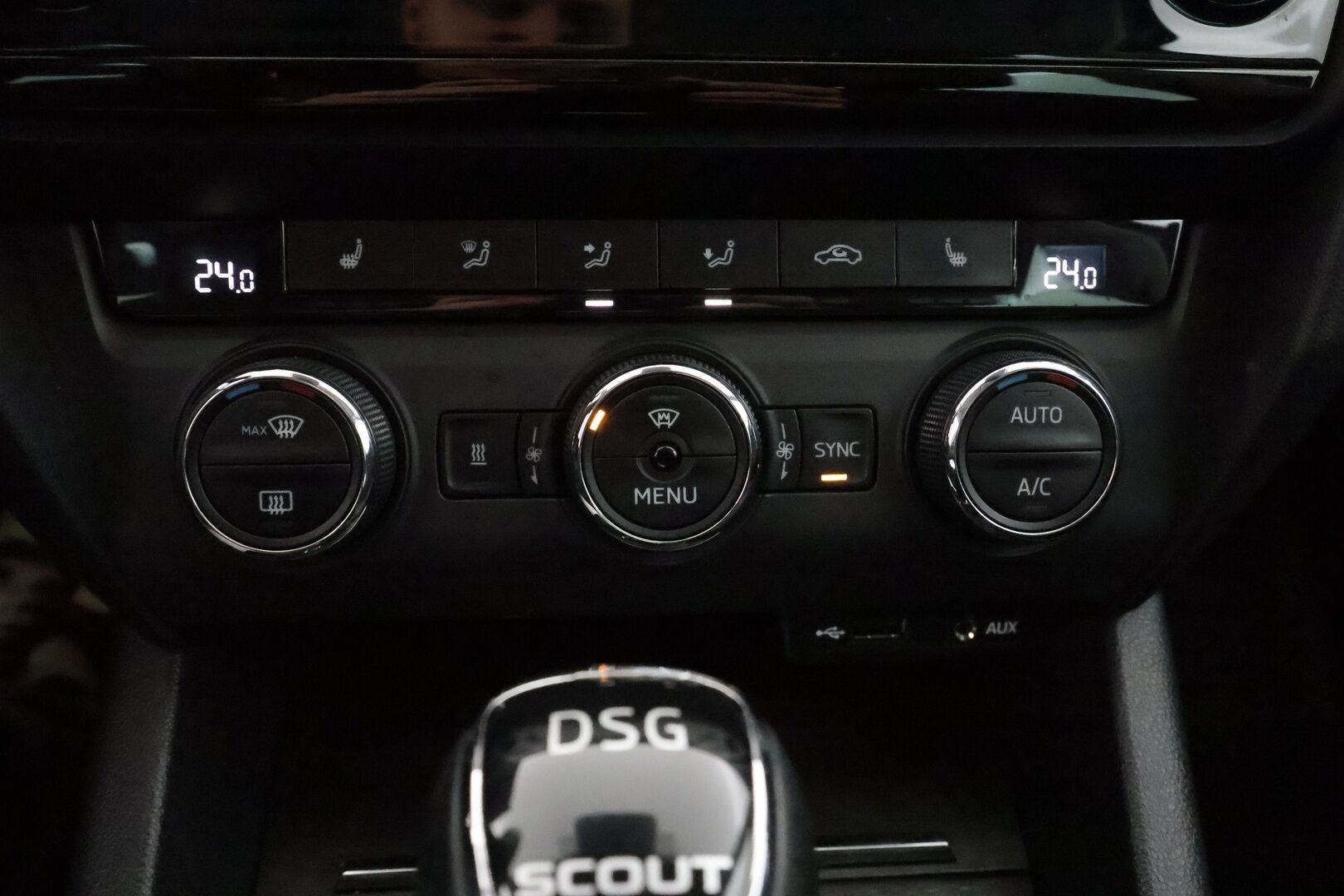 Skoda Octavia 2017 Combi 1,8 TSI 4x4 Scout DSG Autom. - | ACC | Webasto | Koukku | Xenon | Muistipenkki | Canton | P.Kamera | Puolinahat | Keyless | Apple&Android | Merkkihuollettu | Kahdet Renkaat |