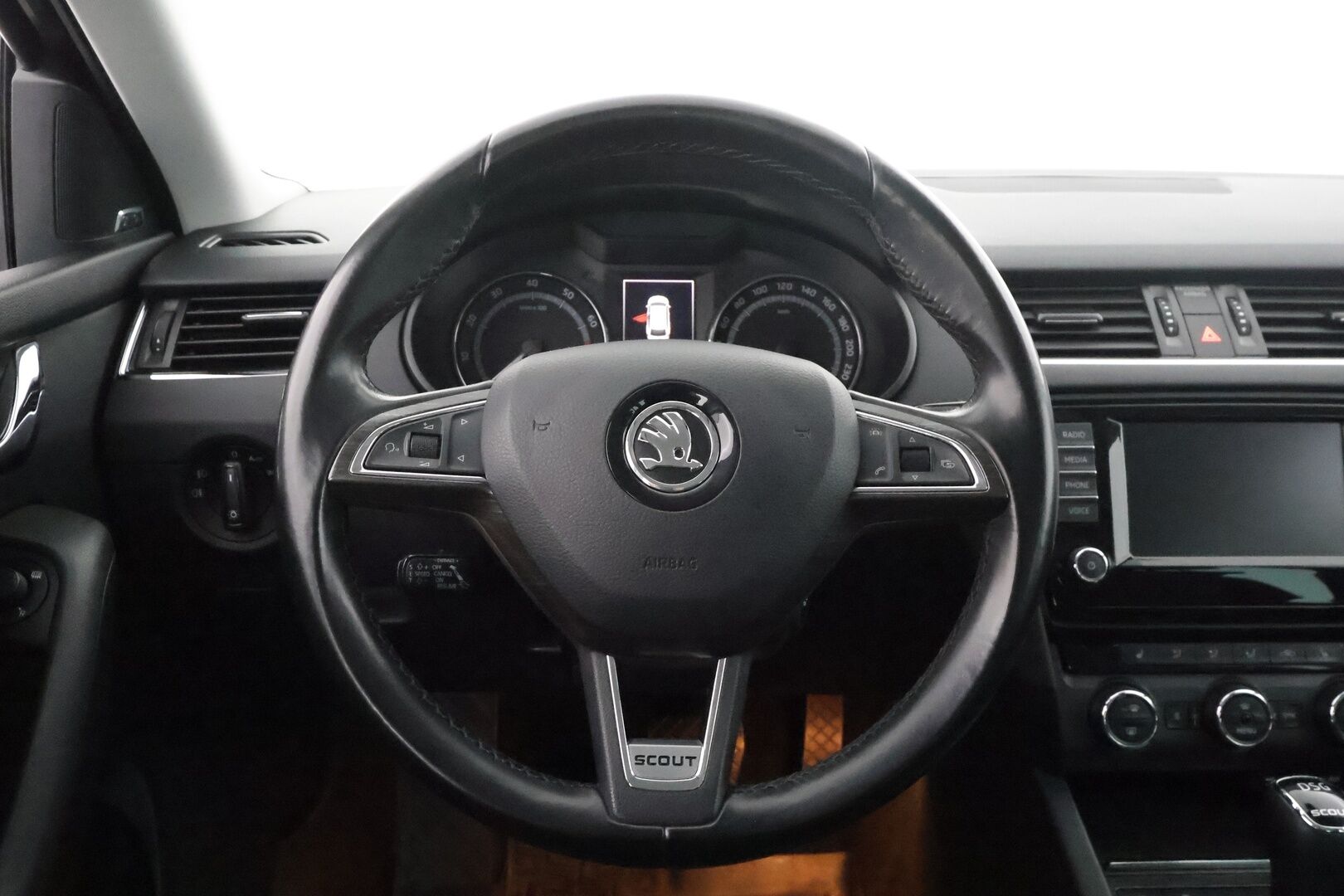 Skoda Octavia 2017 Combi 1,8 TSI 4x4 Scout DSG Autom. - | ACC | Webasto | Koukku | Xenon | Muistipenkki | Canton | P.Kamera | Puolinahat | Keyless | Apple&Android | Merkkihuollettu | Kahdet Renkaat |