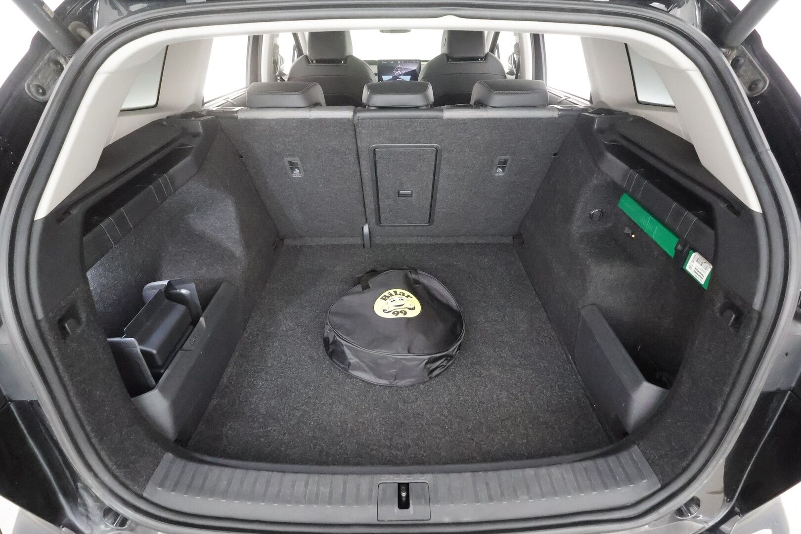 Skoda Enyaq 2023 80x 4x4 Style iV - | ACC | ILP | Koukku | Matrix-LED | Muistipenkki | Canton | P.Kamera | Puolinahat | Keyless | Apple&Android | 1.Om Suomi-auto | Kahdet Renkaat | Merkkihuollettu |