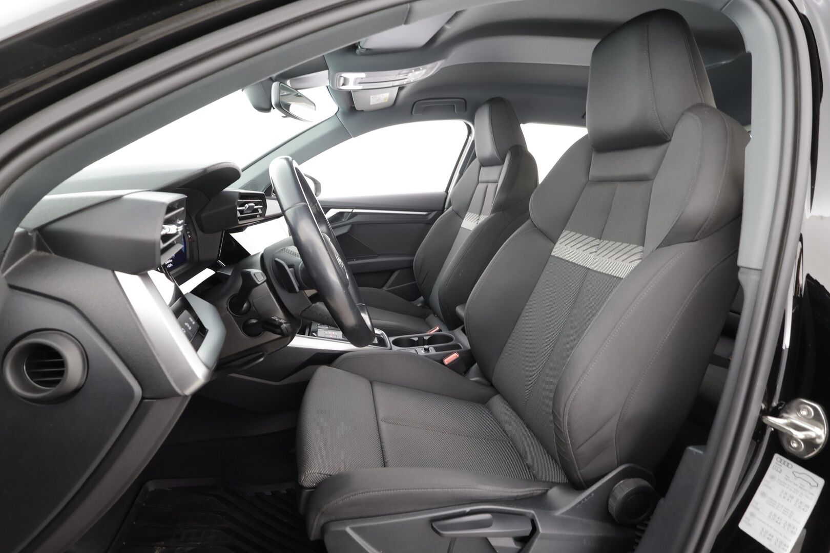 Audi A3 2024 Sportback Progress Plus 40 TFSI e 150kW S tronic * ACC / Koukku / Digimittaristo / Sporttipenkit / LED / P.kamera * - 1.Om Suomi-auto / Kahdet renkaat aluvanteilla / Merkkihuollettu - HULLUT AVAJAISHULINAT KORKOTARJOUS 3,29 %