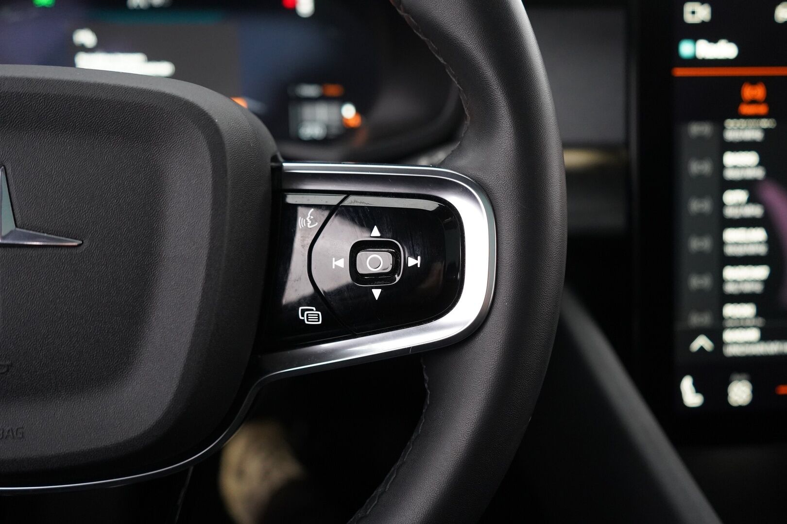 Polestar 2 2021 Long Range Dual Motor Performance, 300kW, 78kWh - Pilot&Plus | ACC | Panorama | Muistipenkki | 360-kamera | H&K | Keyless | SoH 92.8% | Kahdet OEM Performance Vanteet | Merkkihuollettu