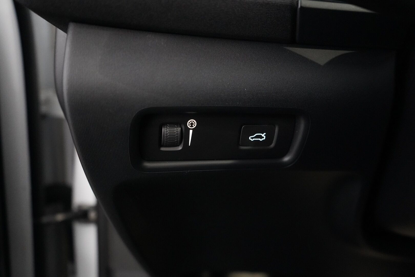 Polestar 2 2021 Long Range Dual Motor Performance, 300kW, 78kWh - Pilot&Plus | ACC | Panorama | Muistipenkki | 360-kamera | H&K | Keyless | SoH 92.8% | Kahdet OEM Performance Vanteet | Merkkihuollettu