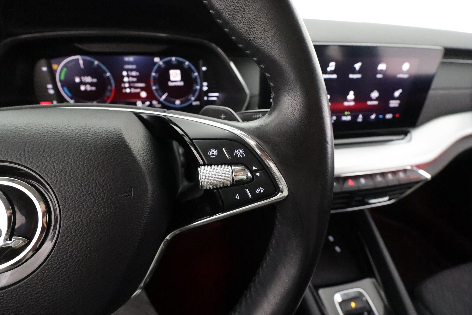 Skoda Octavia 2024 Combi 1.4 TSI PHEV Style iV DSG - Suomi auto | Kahdet renkaat | Sähkökontti | ACC | Webasto | Matrix-LED | P.Kamera | Keyless | Ambient | Navi | Digimittaristo 