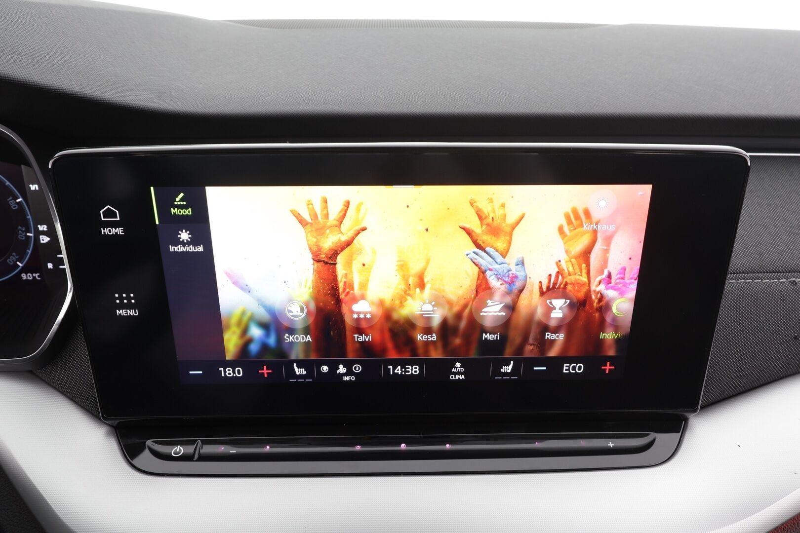 Skoda Octavia 2024 Combi 1.4 TSI PHEV Style iV DSG * ACC / Webasto / Matrix-LED / P.Kamera / Keyless / Ambient / Navi / Digimittaristo * - Suomi auto / Kahdet renkaat / Sähkökontti - HULLUT AVAJAISHULINAT KORKOTARJOUS 3,29 %