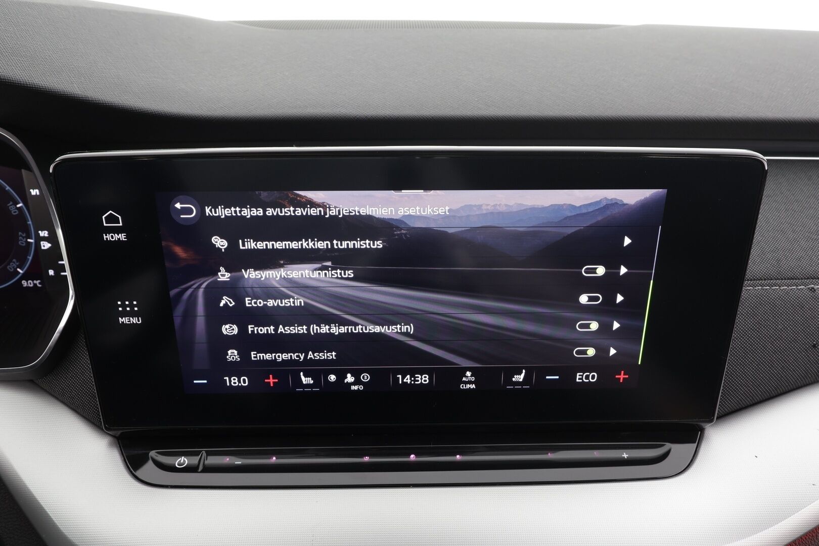 Skoda Octavia 2024 Combi 1.4 TSI PHEV Style iV DSG * ACC / Webasto / Matrix-LED / P.Kamera / Keyless / Ambient / Navi / Digimittaristo * - Suomi auto / Kahdet renkaat / Sähkökontti - HULLUT AVAJAISHULINAT KORKOTARJOUS 3,29 %