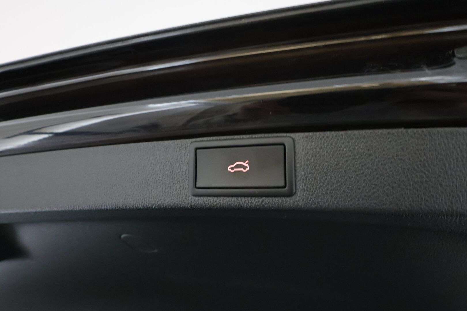 Skoda Octavia 2024 Combi 1.4 TSI PHEV Style iV DSG - Suomi auto | Kahdet renkaat | Sähkökontti | ACC | Webasto | Matrix-LED | P.Kamera | Keyless | Ambient | Navi | Digimittaristo 
