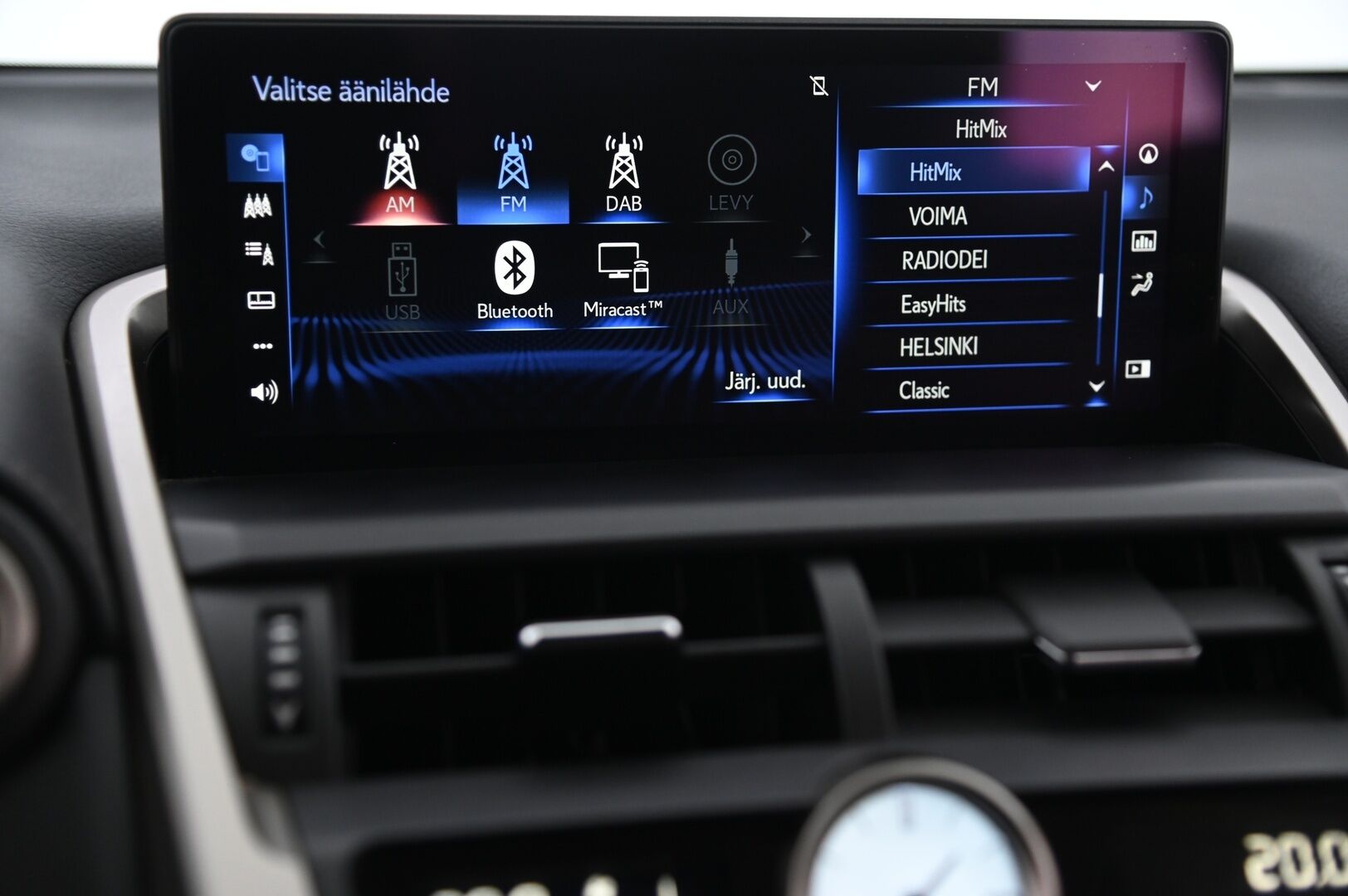 Lexus NX 2019 300h AWD Business *Koukku / ACC / Merkkihuollot* - P. Kamera / Ratinlämmitin / Nahkasisusta / Kaistavahti