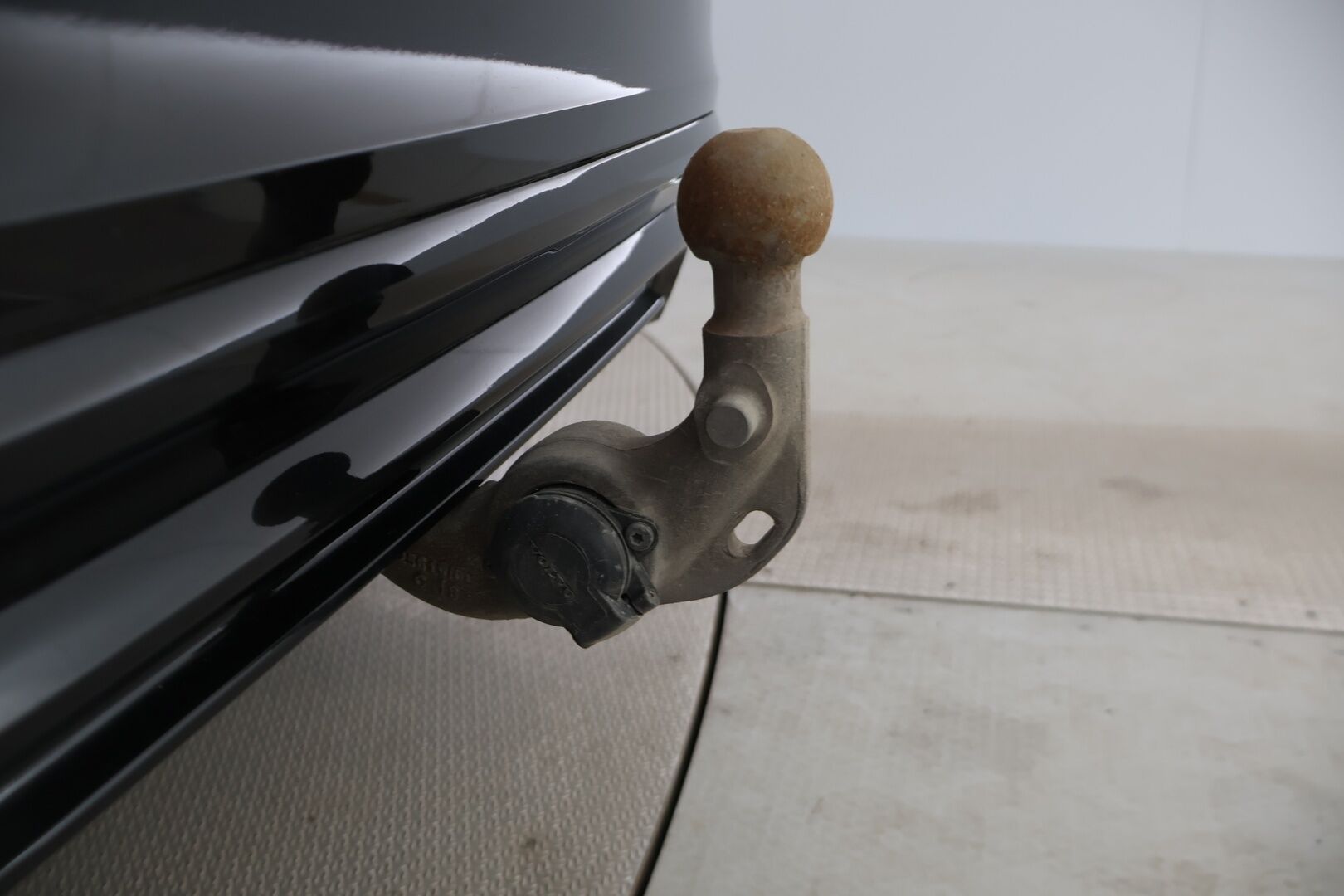 Volvo V60 2020 T8 TwE AWD R-Design aut * Panorama / ACC / Keyless / Koukku / Navi / Webasto* - Kahdet renkaat aluvanteilla / Pysäköinti avustin / AppleCarplay ja AndroidAuto / Isofix / tummennetut takalasit! - HULLUT AVAJAISHULINAT KORKOTARJOUS 3,29 %