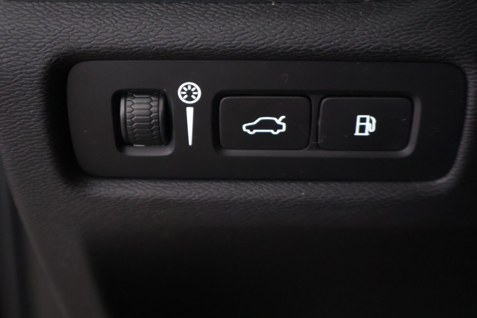 Volvo V60 2020 T8 TwE AWD R-Design aut * Panorama / ACC / Keyless / Koukku / Navi / Webasto* - Kahdet renkaat aluvanteilla / Pysäköinti avustin / AppleCarplay ja AndroidAuto / Isofix / tummennetut takalasit! - HULLUT AVAJAISHULINAT KORKOTARJOUS 3,29 %