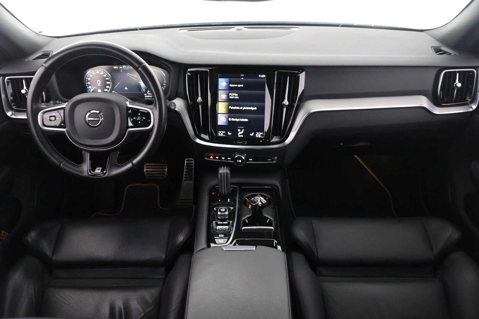 Volvo V60 2020 T8 TwE AWD R-Design aut * Panorama / ACC / Keyless / Koukku / Navi / Webasto* - Kahdet renkaat aluvanteilla / Pysäköinti avustin / AppleCarplay ja AndroidAuto / Isofix / tummennetut takalasit! - HULLUT AVAJAISHULINAT KORKOTARJOUS 3,29 %