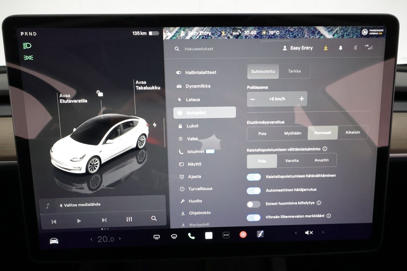 Tesla Model 3 2022 Standard Range Plus **Lasikatto / ILP / ACC / Matrix-LED / P.kamera / Muistipenkki / Navi / Kaistavahti / Keyless** - 2x Latauskaapelit