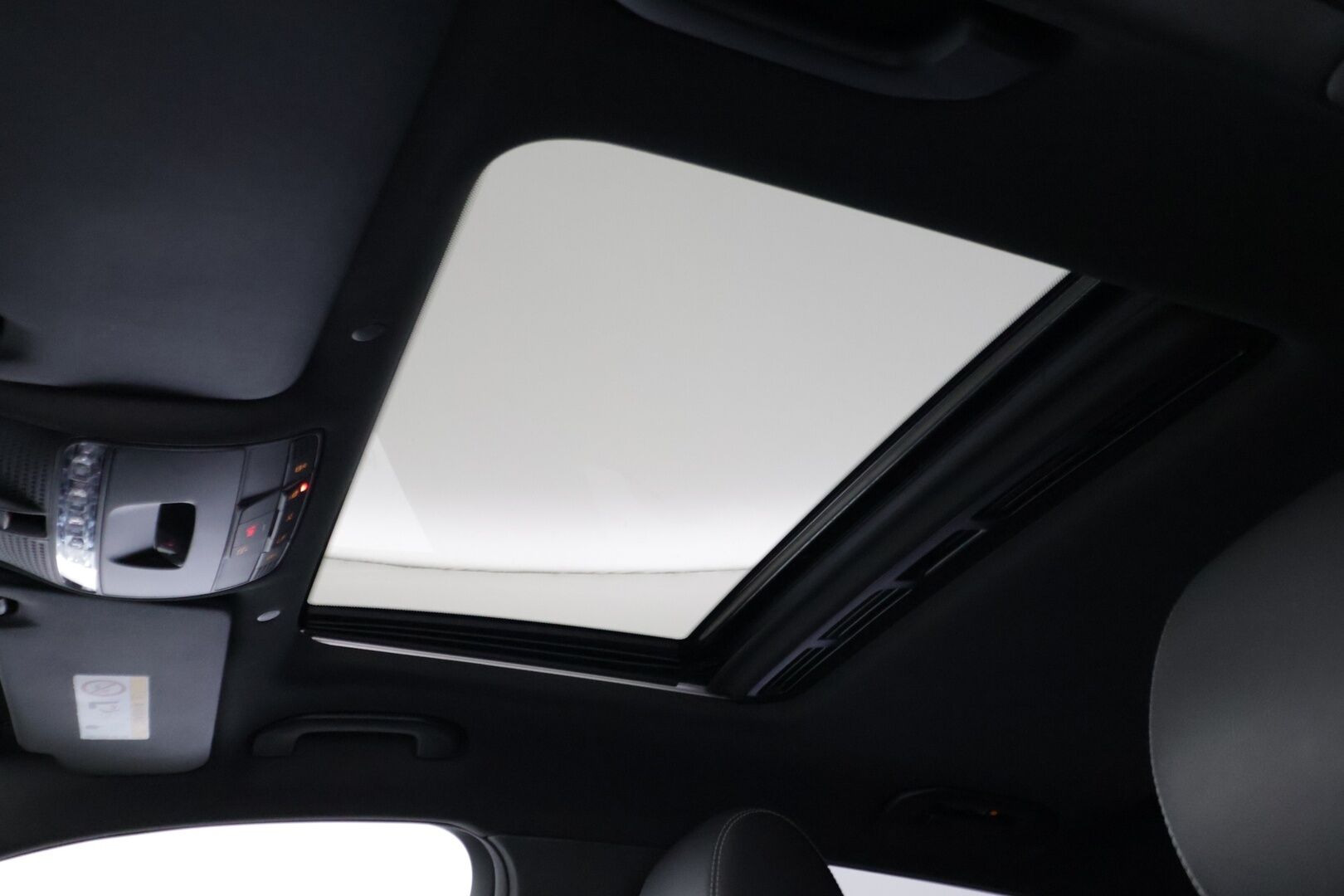 Mercedes-Benz EQC 2021 400 4MATIC Business AMG - | Distronic+ | Burmester | 360-kamera | Lasikatto | Multibeam-Led | Widescreen | BLIS | KeylessGo | | 2x Renkaat ja vanteet |