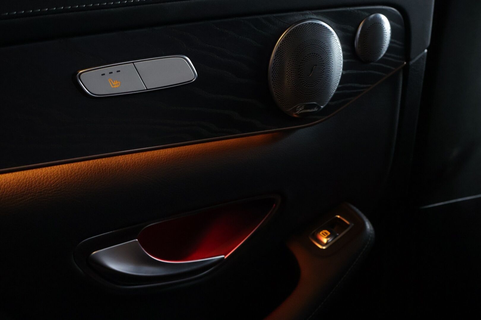 Mercedes-Benz EQC 2021 400 4MATIC Business AMG - | Distronic+ | Burmester | 360-kamera | Lasikatto | Multibeam-Led | Widescreen | BLIS | KeylessGo | | 2x Renkaat ja vanteet |