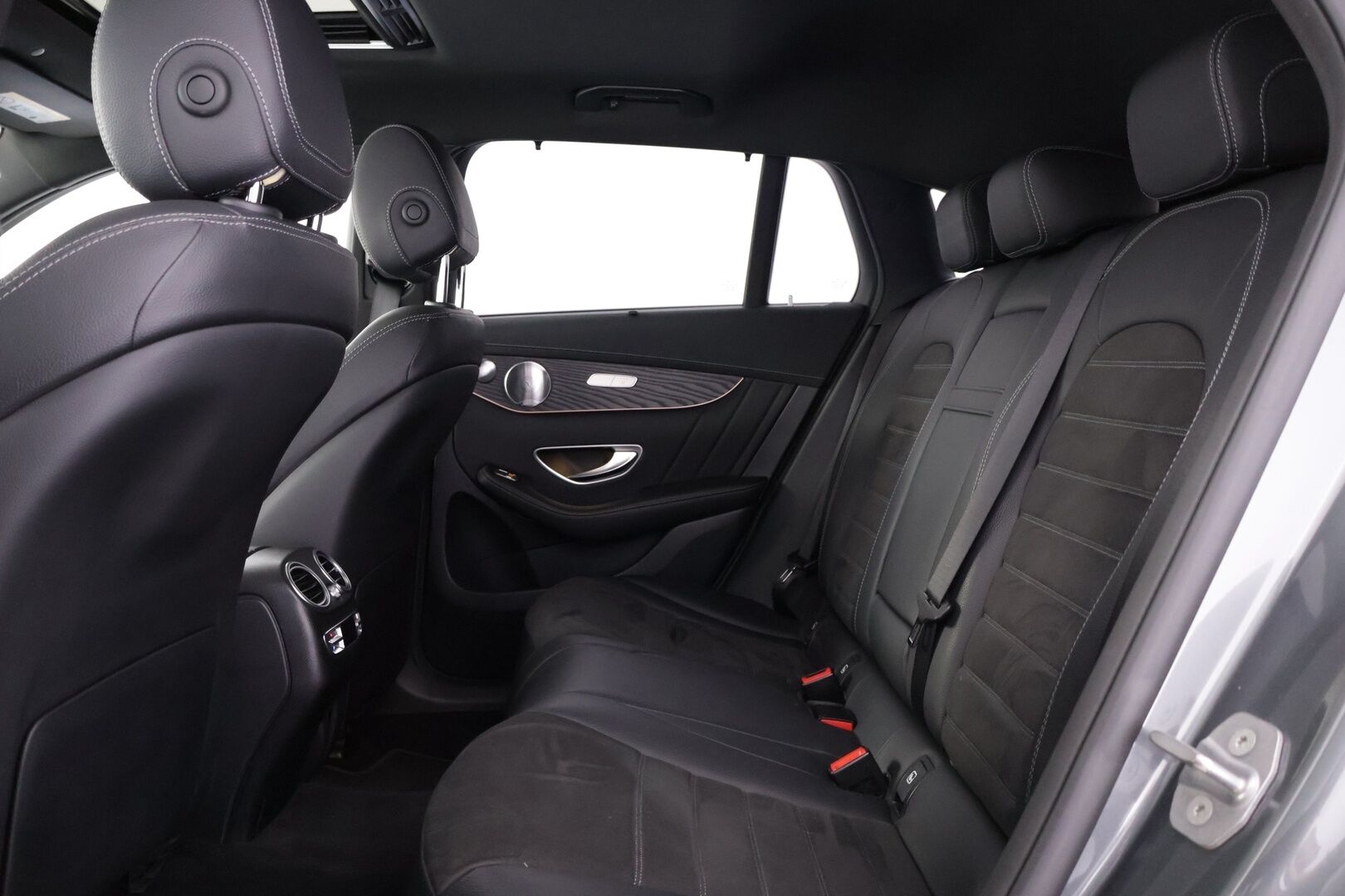 Mercedes-Benz EQC 2021 400 4MATIC Business AMG - | Distronic+ | Burmester | 360-kamera | Lasikatto | Multibeam-Led | Widescreen | BLIS | KeylessGo | | 2x Renkaat ja vanteet |
