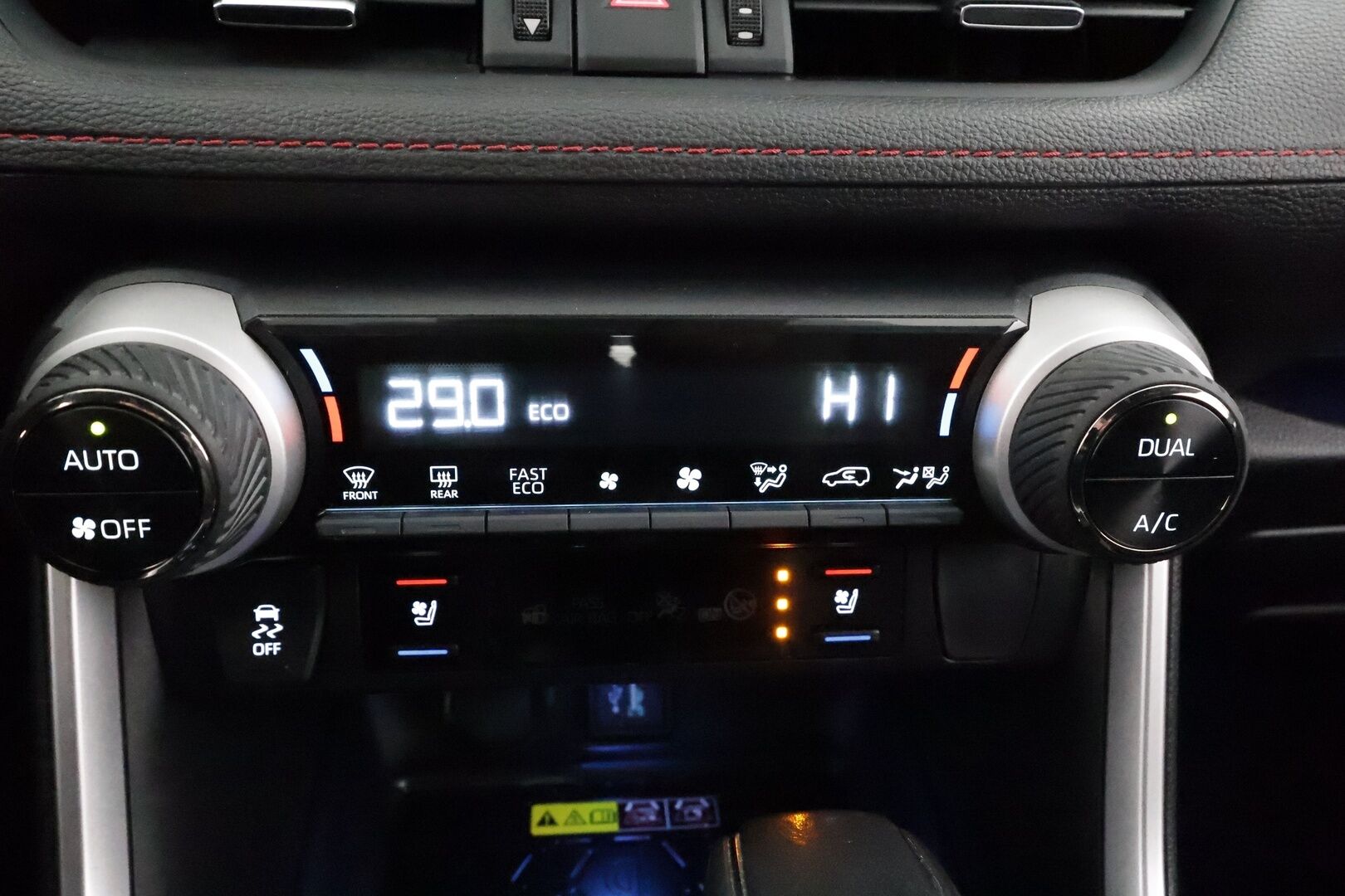 Toyota RAV4 Plug-in 2023 Hybrid 2,5 AWD-i Premium Edition * ACC / HUD / 360° / JBL / Ilmastoidut nahat / Facelift / Muistipenkki / Sähköluukku * - 1.Om Suomi-auto / Kahdet renkaat aluvanteilla / Merkkihuollettu