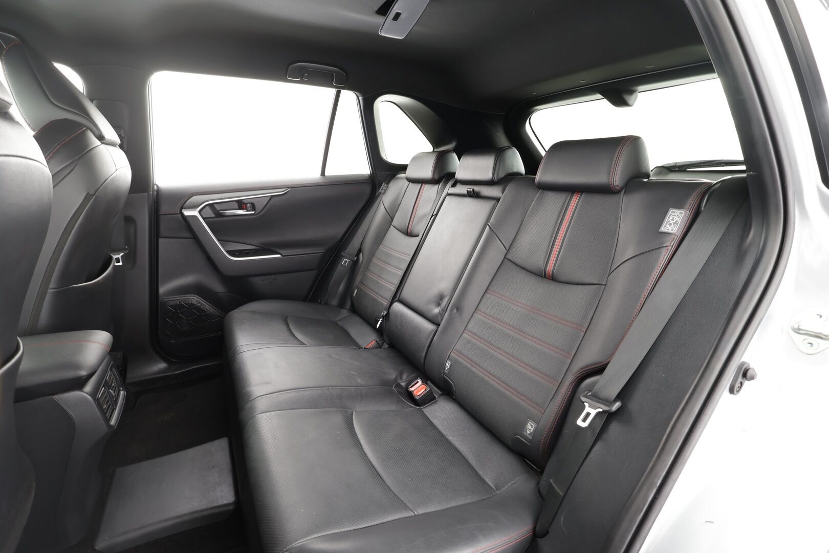 Toyota RAV4 Plug-in 2023 Hybrid 2,5 AWD-i Premium Edition * ACC / HUD / 360° / JBL / Ilmastoidut nahat / Facelift / Muistipenkki / Sähköluukku * - 1.Om Suomi-auto / Kahdet renkaat aluvanteilla / Merkkihuollettu