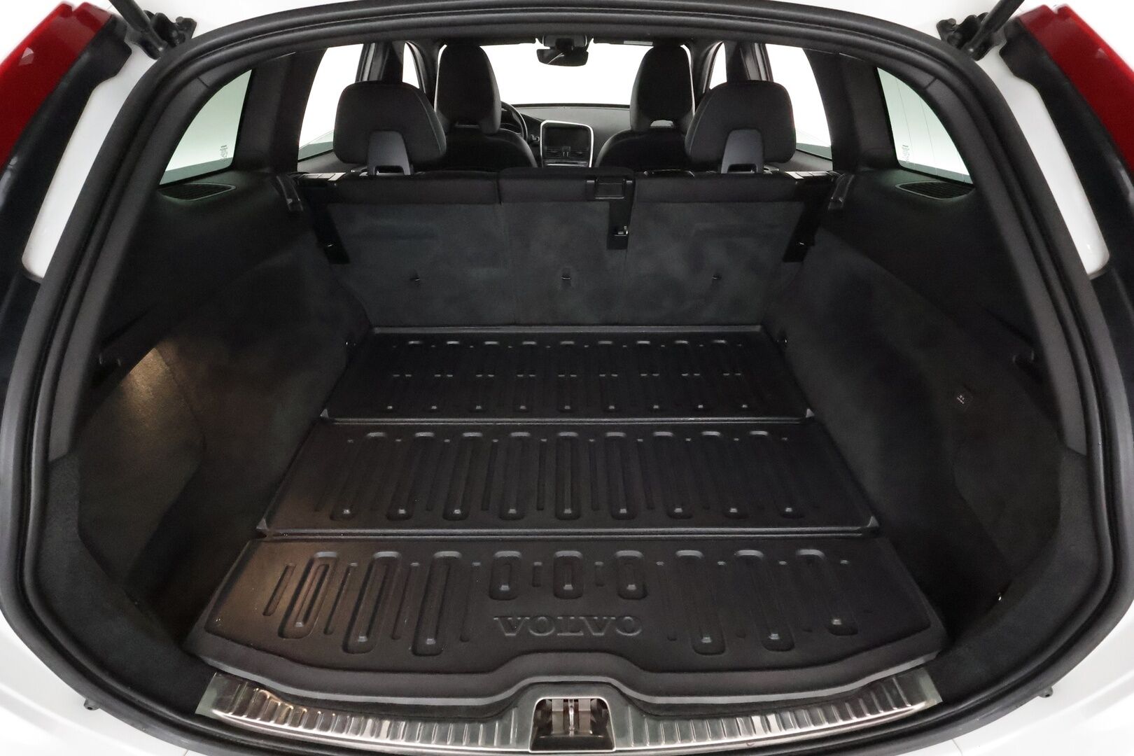Volvo XC60 2015 D4 AWD Momentum aut *Vakkari / Webasto / Panorama / KeylessGo / Puolinahat / Digimittaristo* - Kahdet renkaat aluvanteilla