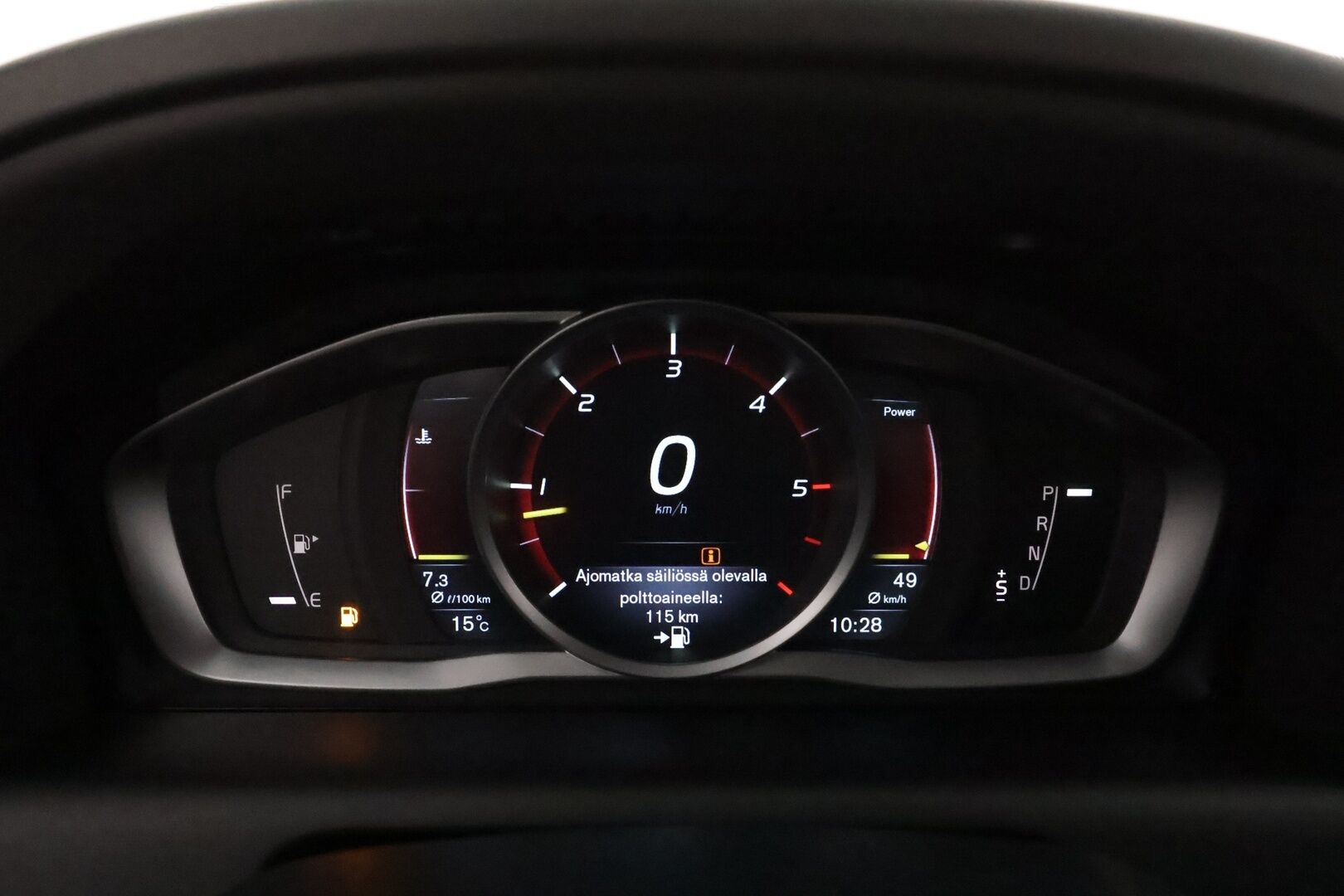 Volvo XC60 2015 D4 AWD Momentum aut *Vakkari / Webasto / Panorama / KeylessGo / Puolinahat / Digimittaristo* - Kahdet renkaat aluvanteilla