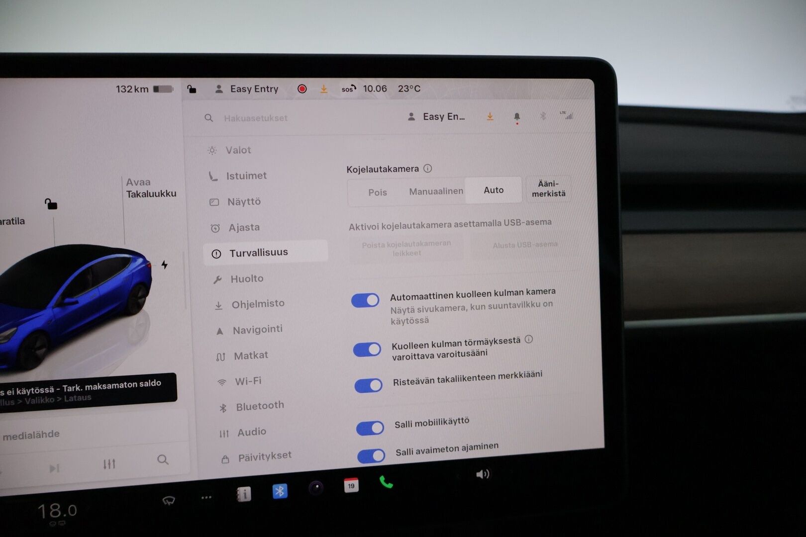 Tesla Model 3 2022 Standard Range Plus * AMD Ryzen / Lämpöpumppu / Autopilotti / Lasikatto * - * Tehdastakuu voimassa 12/2026 / 80tkm *