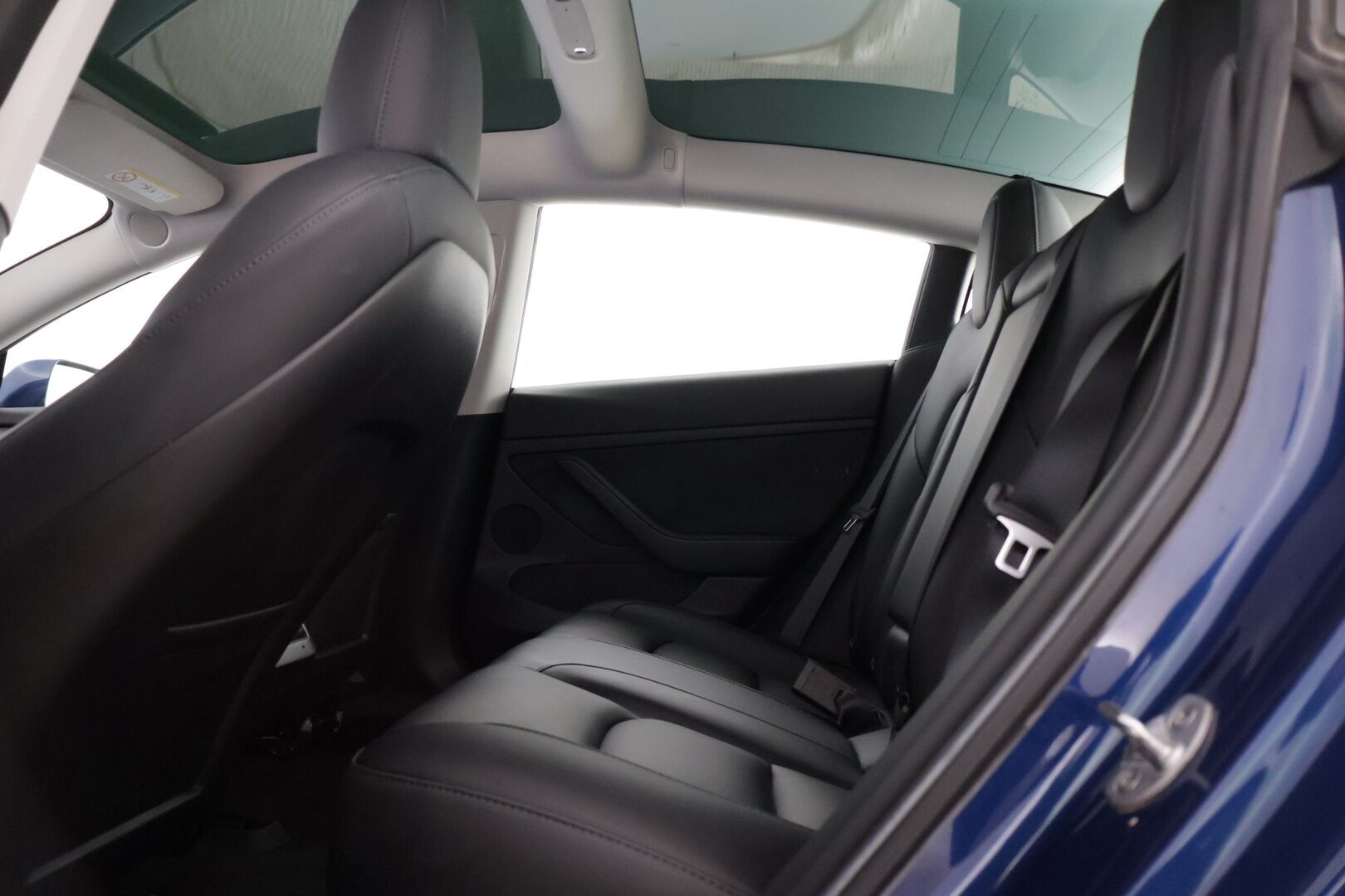 Tesla Model 3 2022 Standard Range Plus * AMD Ryzen / Lämpöpumppu / Autopilotti / Lasikatto * - * Tehdastakuu voimassa 12/2026 / 80tkm *