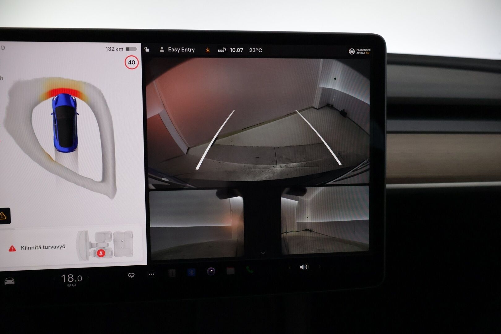 Tesla Model 3 2022 Standard Range Plus * AMD Ryzen / Lämpöpumppu / Autopilotti / Lasikatto * - * Tehdastakuu voimassa 12/2026 / 80tkm *