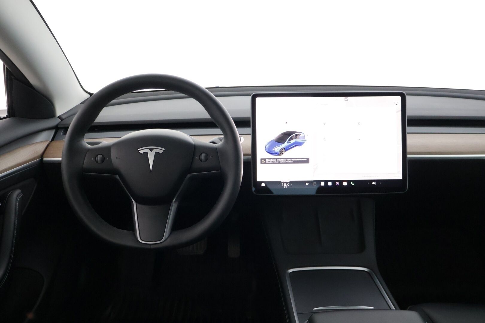 Tesla Model 3 2022 Standard Range Plus * AMD Ryzen / Lämpöpumppu / Autopilotti / Lasikatto * - * Tehdastakuu voimassa 12/2026 / 80tkm *