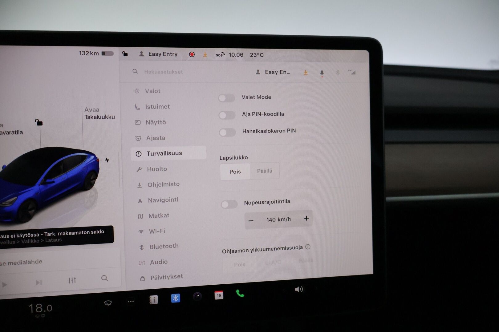 Tesla Model 3 2022 Standard Range Plus * AMD Ryzen / Lämpöpumppu / Autopilotti / Lasikatto * - * Tehdastakuu voimassa 12/2026 / 80tkm *