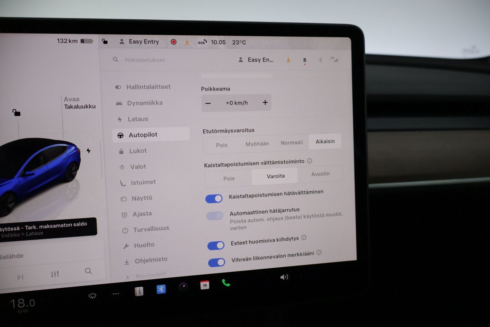 Tesla Model 3 2022 Standard Range Plus * AMD Ryzen / Lämpöpumppu / Autopilotti / Lasikatto * - * Tehdastakuu voimassa 12/2026 / 80tkm *