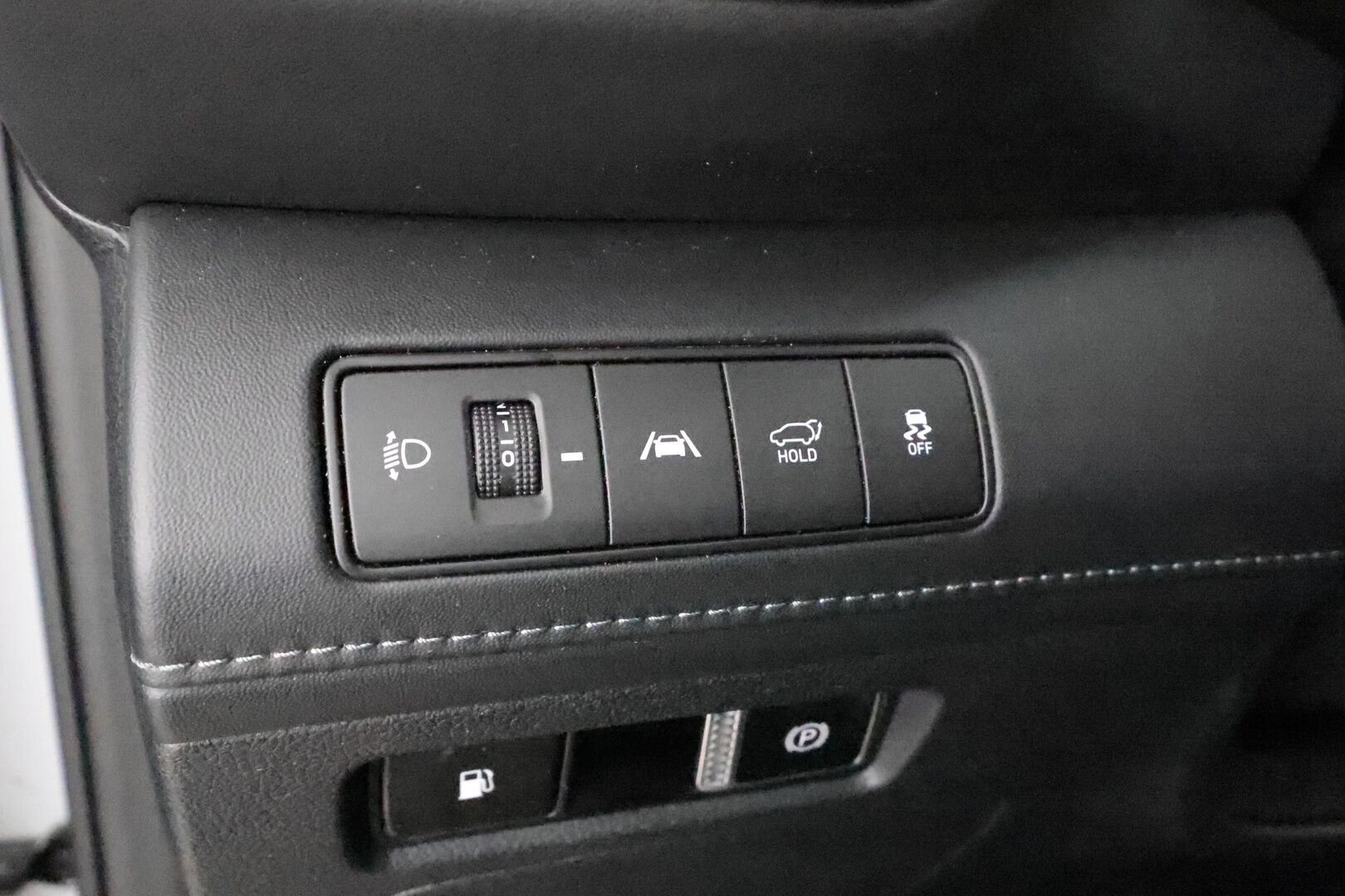 Hyundai Santa Fe 2022 1.6 T-GDI 265 hv Plug in 4WD 6AT Premium Business 7P * ACC / LED / 360 / Ilmastoitu Muistipenkki / Krell / Panorama * - Akku kuntotarkastettu / Koukku / HUD / 2x Latauskaapelit / Kahdet renkaat aluvanteilla