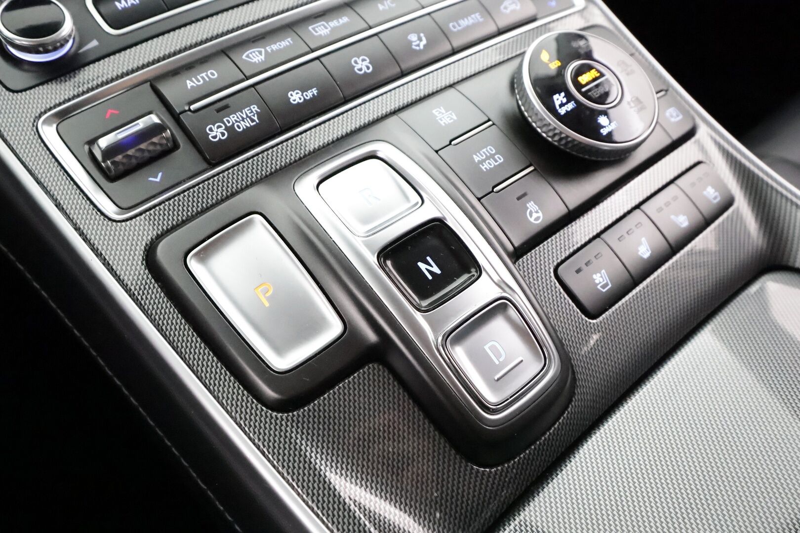 Hyundai Santa Fe 2022 1.6 T-GDI 265 hv Plug in 4WD 6AT Premium Business 7P * ACC / LED / 360 / Ilmastoitu Muistipenkki / Krell / Panorama * - Akku kuntotarkastettu / Koukku / HUD / 2x Latauskaapelit / Kahdet renkaat aluvanteilla