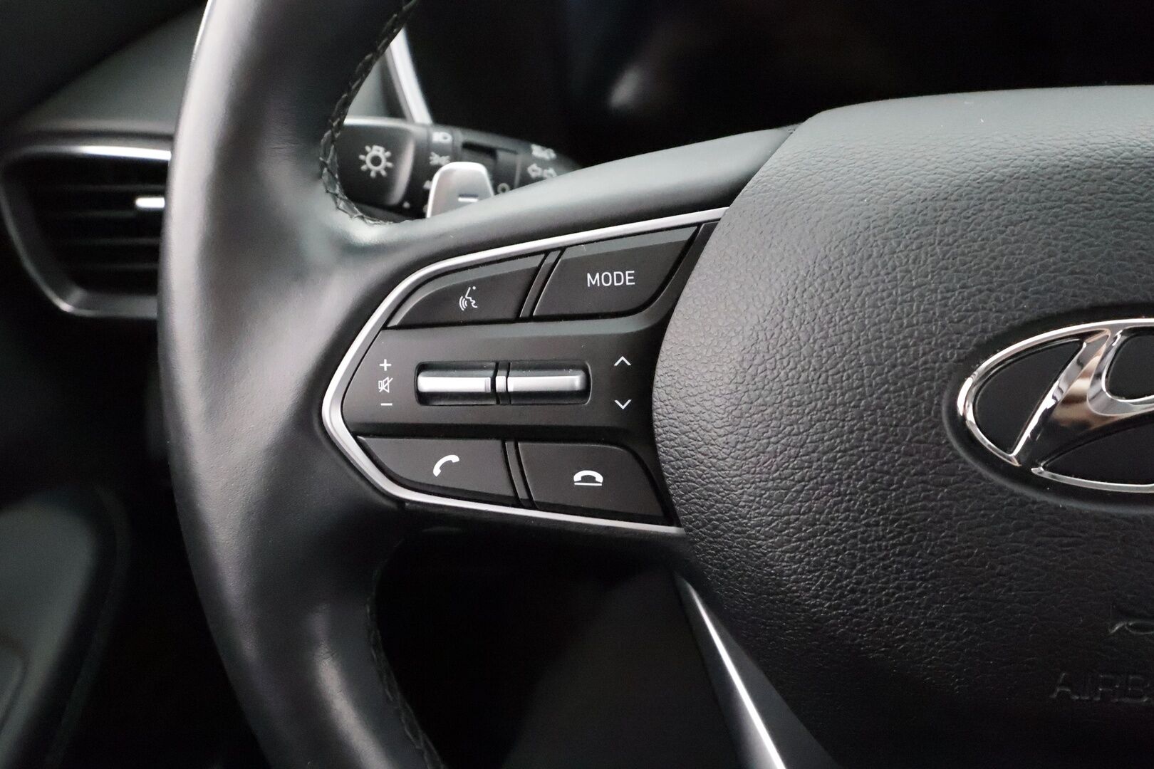 Hyundai Santa Fe 2022 1.6 T-GDI 265 hv Plug in 4WD 6AT Premium Business 7P * ACC / LED / 360 / Ilmastoitu Muistipenkki / Krell / Panorama * - Akku kuntotarkastettu / Koukku / HUD / 2x Latauskaapelit / Kahdet renkaat aluvanteilla