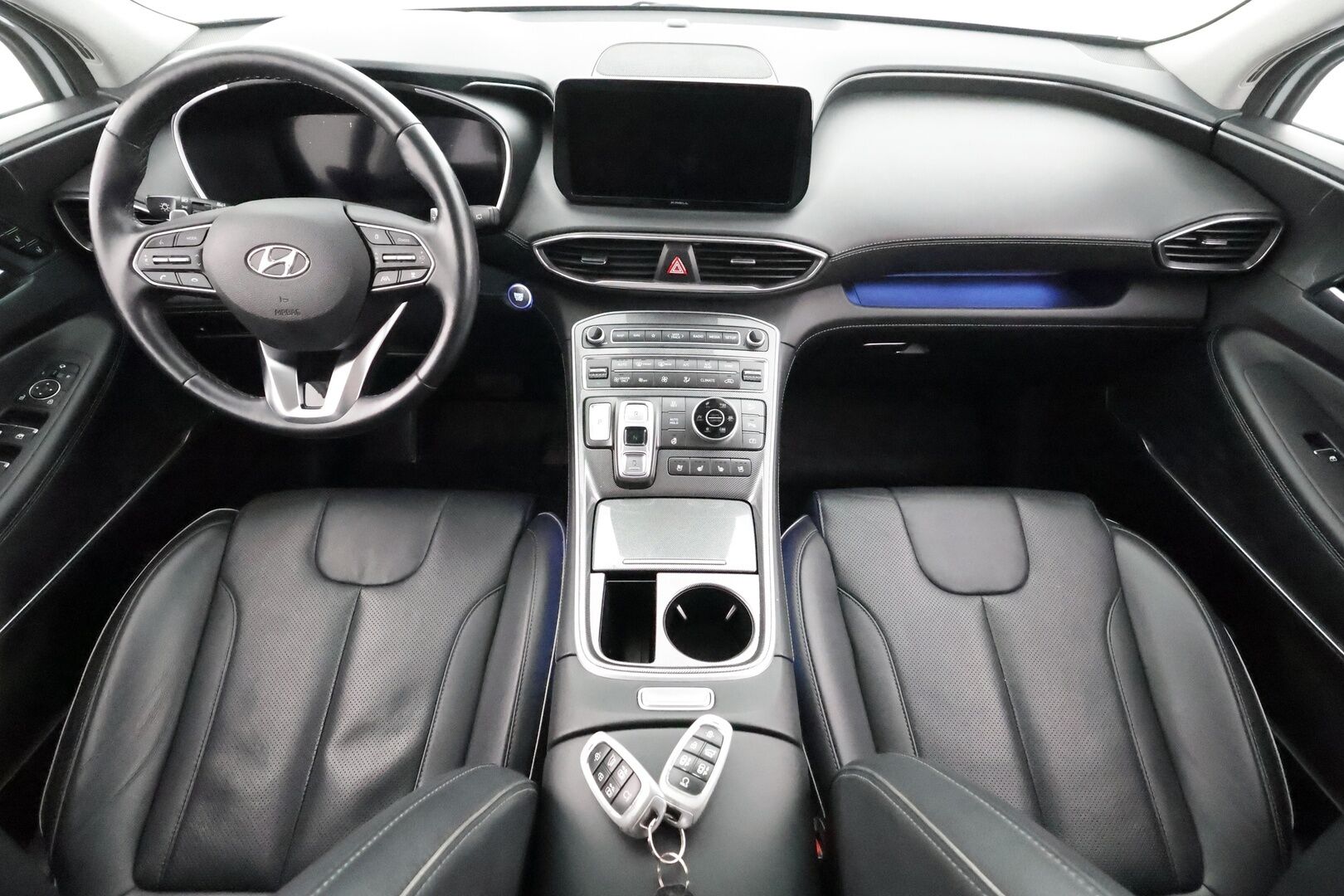 Hyundai Santa Fe 2022 1.6 T-GDI 265 hv Plug in 4WD 6AT Premium Business 7P * ACC / LED / 360 / Ilmastoitu Muistipenkki / Krell / Panorama * - Akku kuntotarkastettu / Koukku / HUD / 2x Latauskaapelit / Kahdet renkaat aluvanteilla