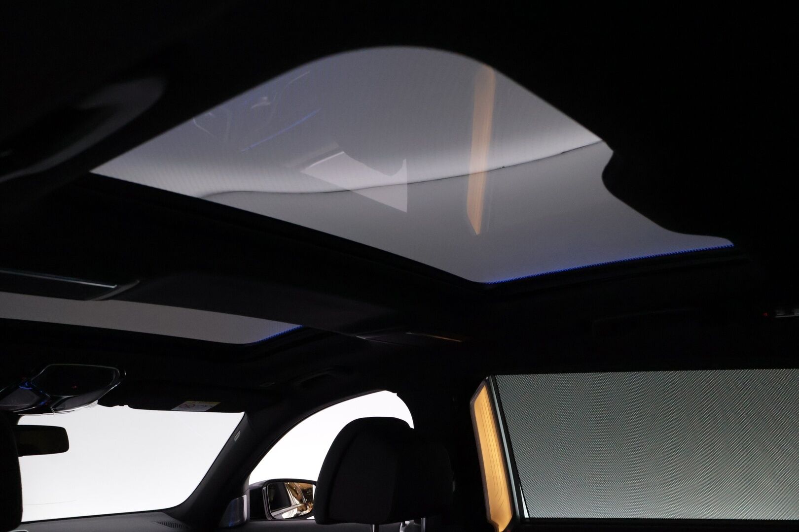 BMW 740 2017 G12 Sedan 740Le A xDrive Business Exclusive M Sport  *ACC / B&W / Laser Light / HUD / Panorama / 360 / Hieronta* - Carbon Core Korisarja / Ambient Air / Comfort nahat ilmastoinnilla, muistilla sekä hieronnalla / Keyless GO / Sähköluukku / Näytöt takana / Soft close - HULLUT AVAJAISHULINAT KORKOTARJOUS 3,29 %