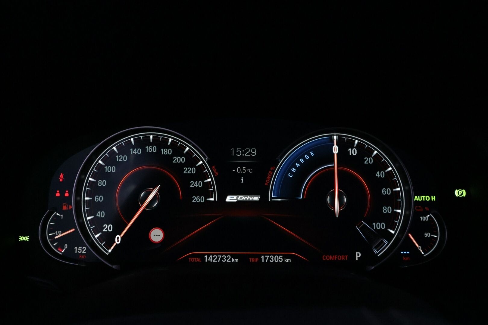 BMW 740 2017 G12 Sedan 740Le A xDrive Business Exclusive M Sport  *ACC / B&W / Laser Light / HUD / Panorama / 360 / Hieronta* - Carbon Core Korisarja / Ambient Air / Comfort nahat ilmastoinnilla, muistilla sekä hieronnalla / Keyless GO / Sähköluukku / Näytöt takana / Soft close - HULLUT AVAJAISHULINAT KORKOTARJOUS 3,29 %