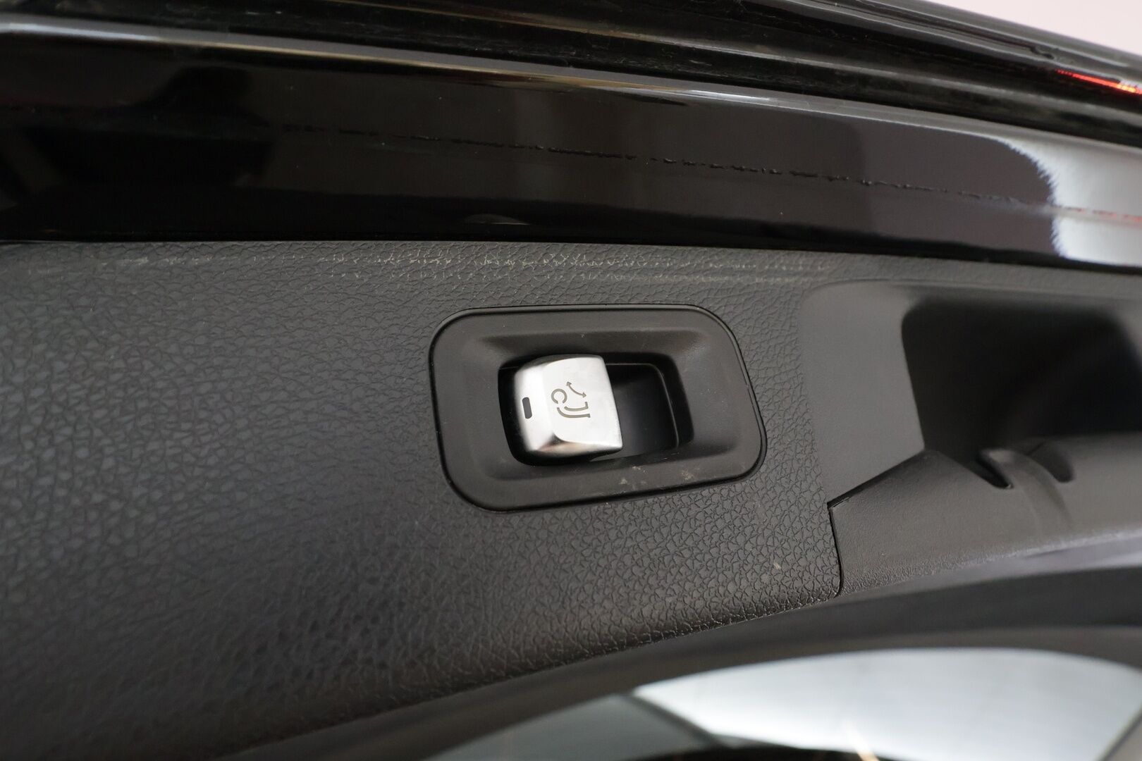 Mercedes-Benz E 2021 300 de 4MATIC T A Business Avantgarde EQ Power - Widescreen | Koukku | LED | P.Kamera | Navi | Vakkari